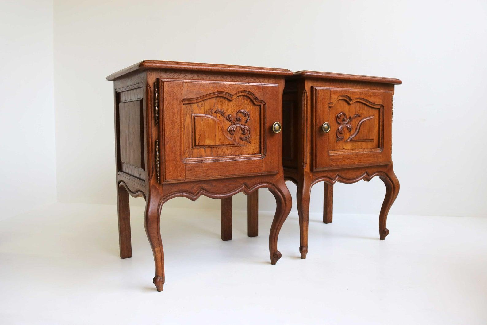 Mid-20th Century French Louis XVI Style Antique Style Carved Oak Nightstands 1960 Midcentury For Sale