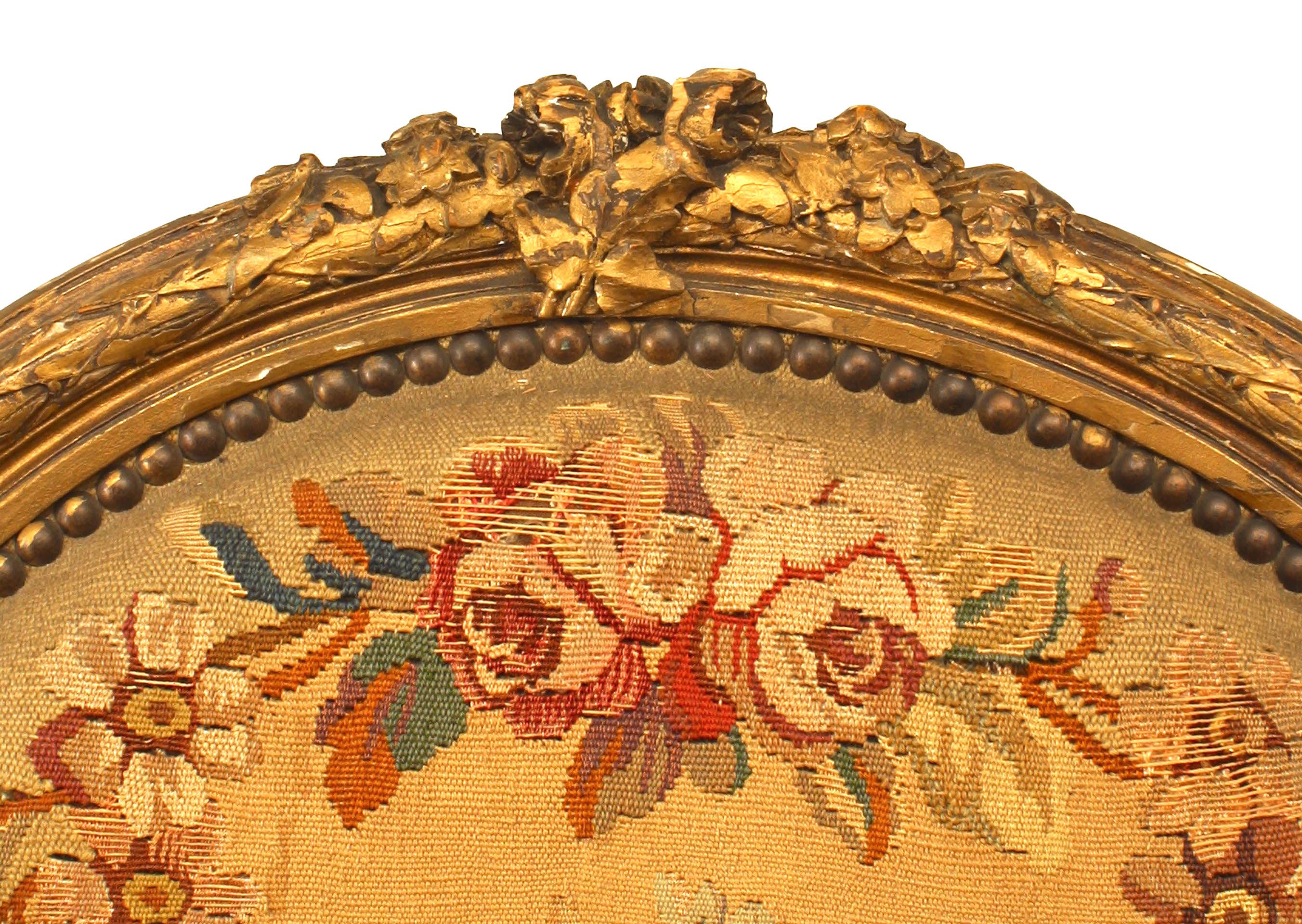 Fauteuils tapissés Aubusson de style Louis XVI français État moyen à Queens, NY