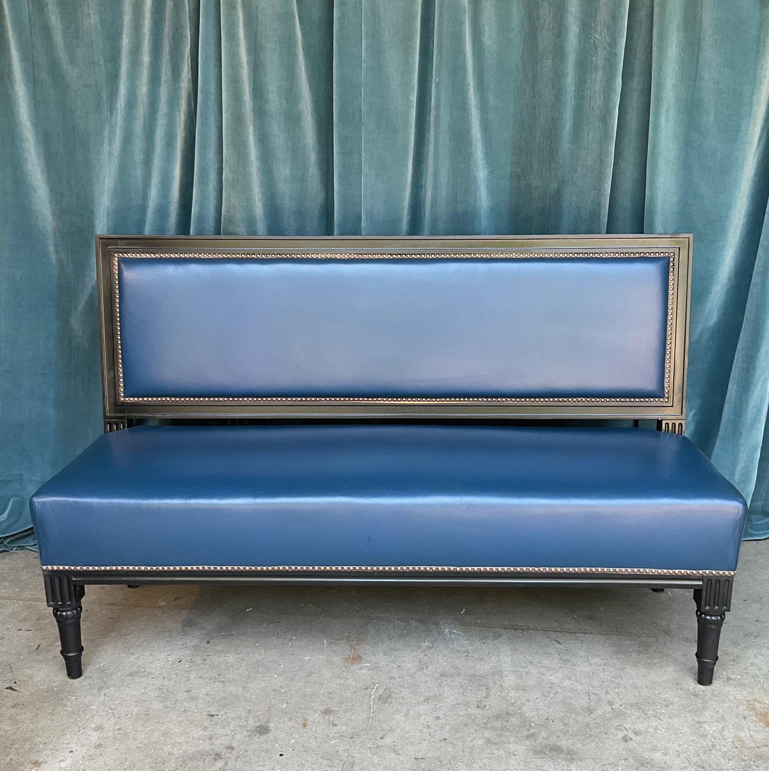 20th Century French Louis XVI Style Banquette in Blue Leather For Sale