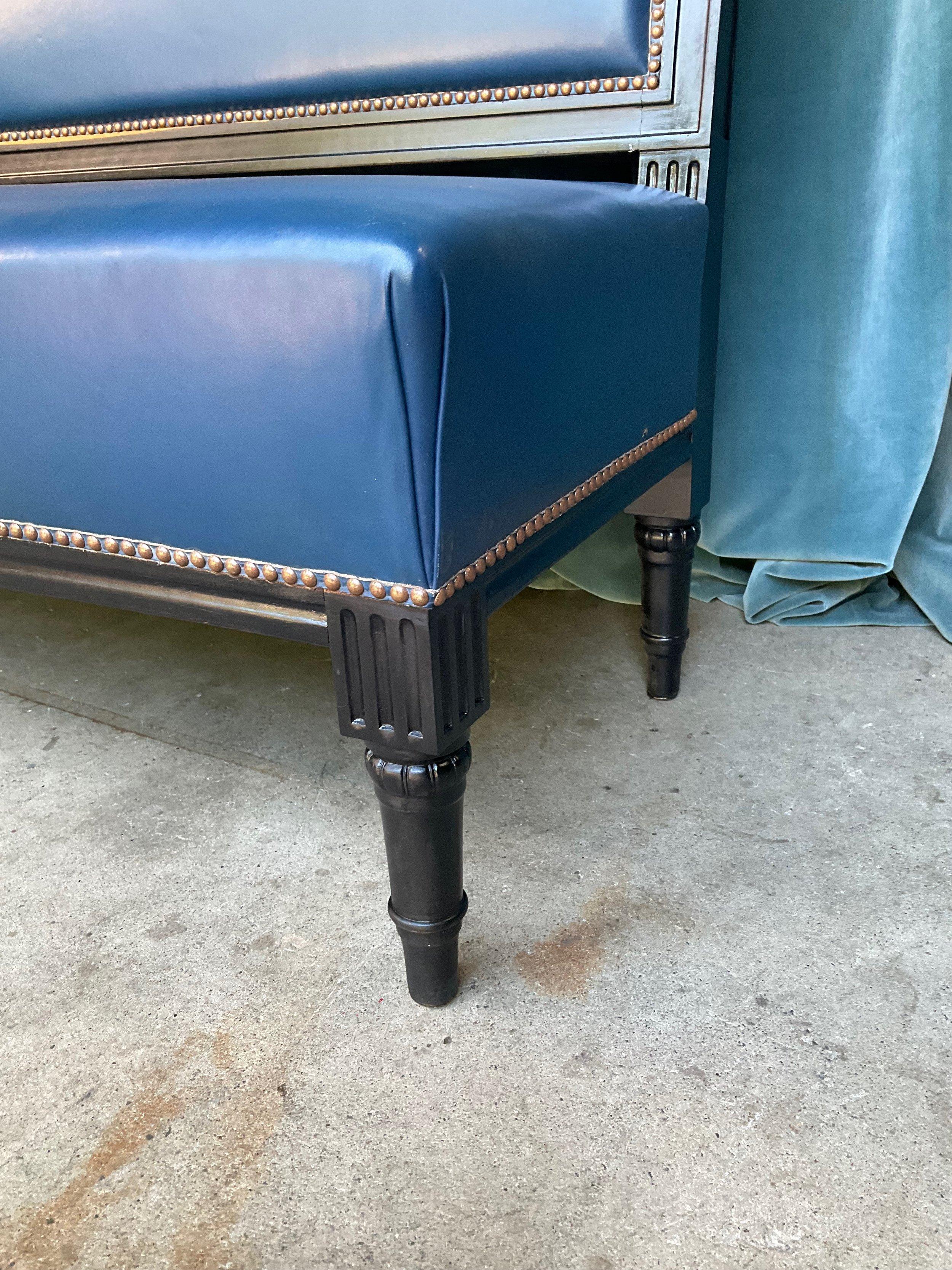 French Louis XVI Style Banquette in Blue Leather For Sale 3