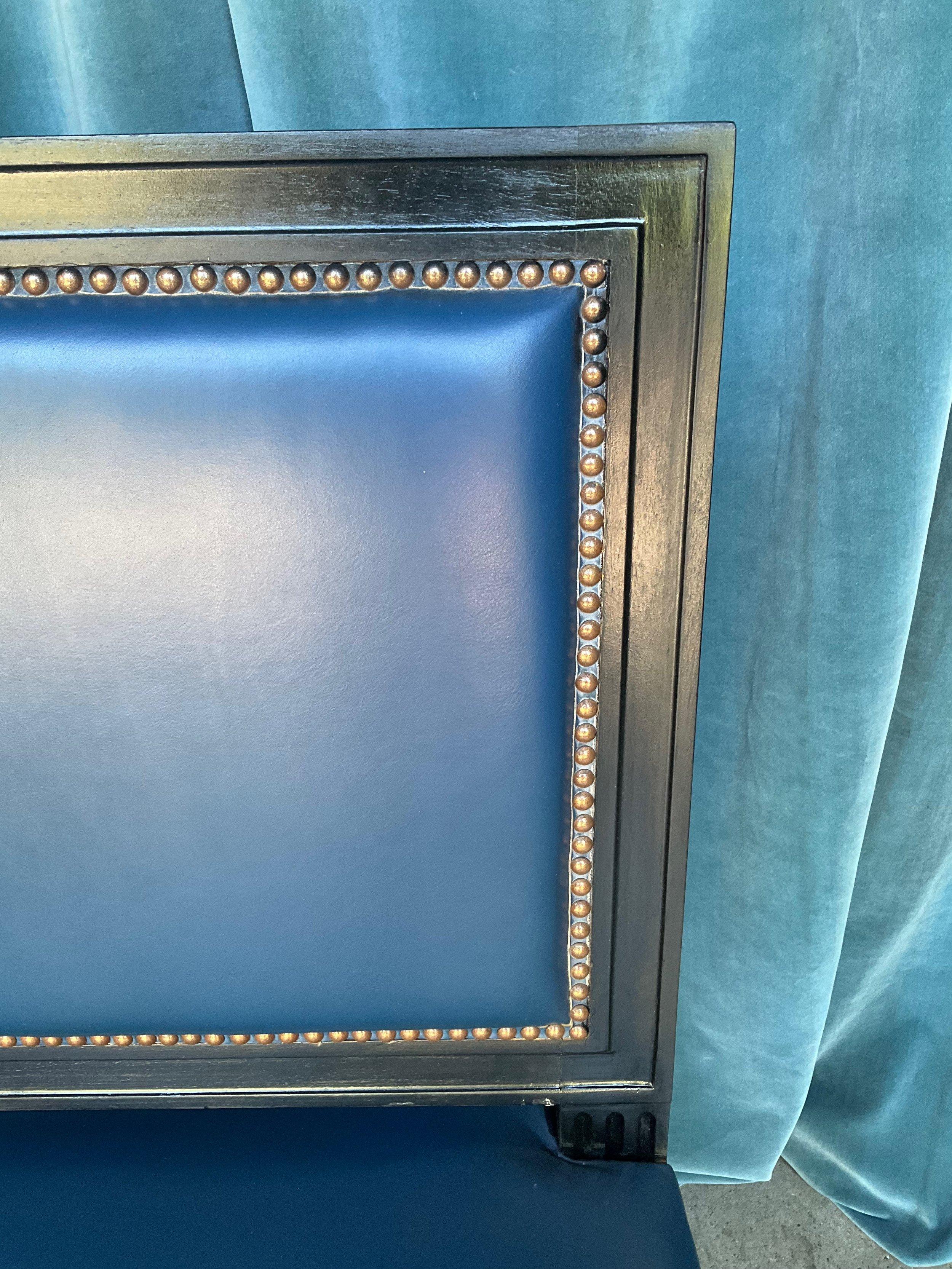 French Louis XVI Style Banquette in Blue Leather For Sale 4