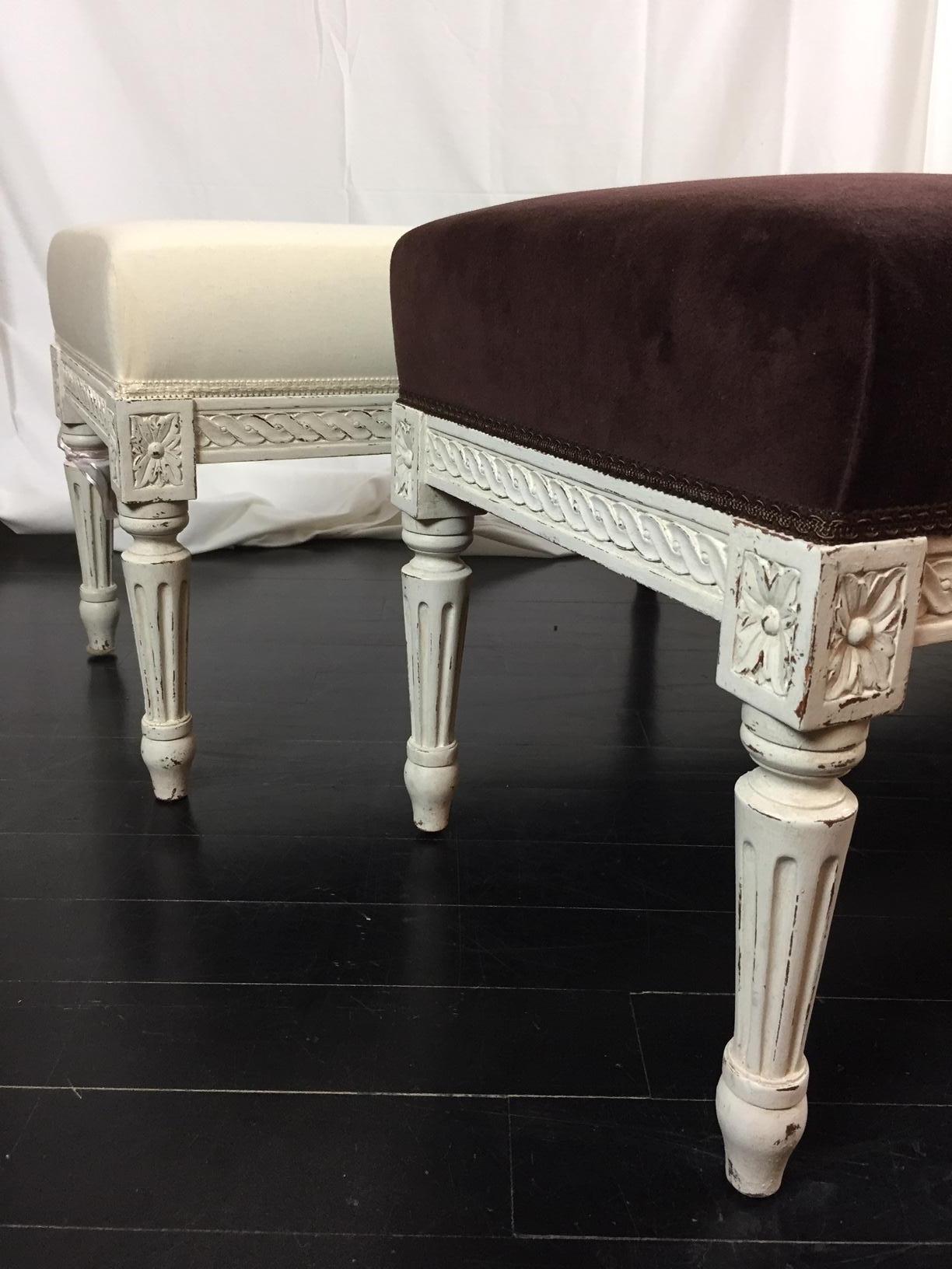 French Louis XVI Style Banquette, Off-White Canvas, Grey and Gilt Patinated Wood 6