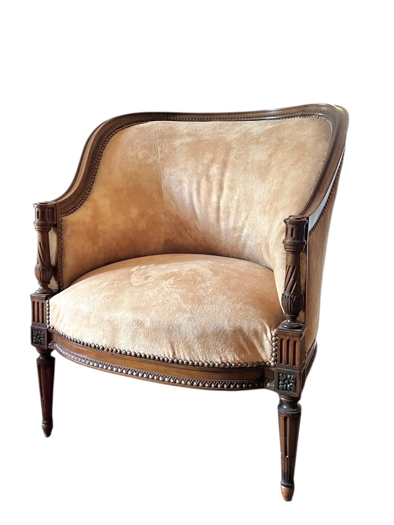 Beautiful Louis XVI style marquise, gondola, or basket-shaped desk or bedroom armchair.
This 19th-century armchair is very comfortable.
It is upholstered in a thick, soft, suede-like fabric.
In a nude color, it blends perfectly with any