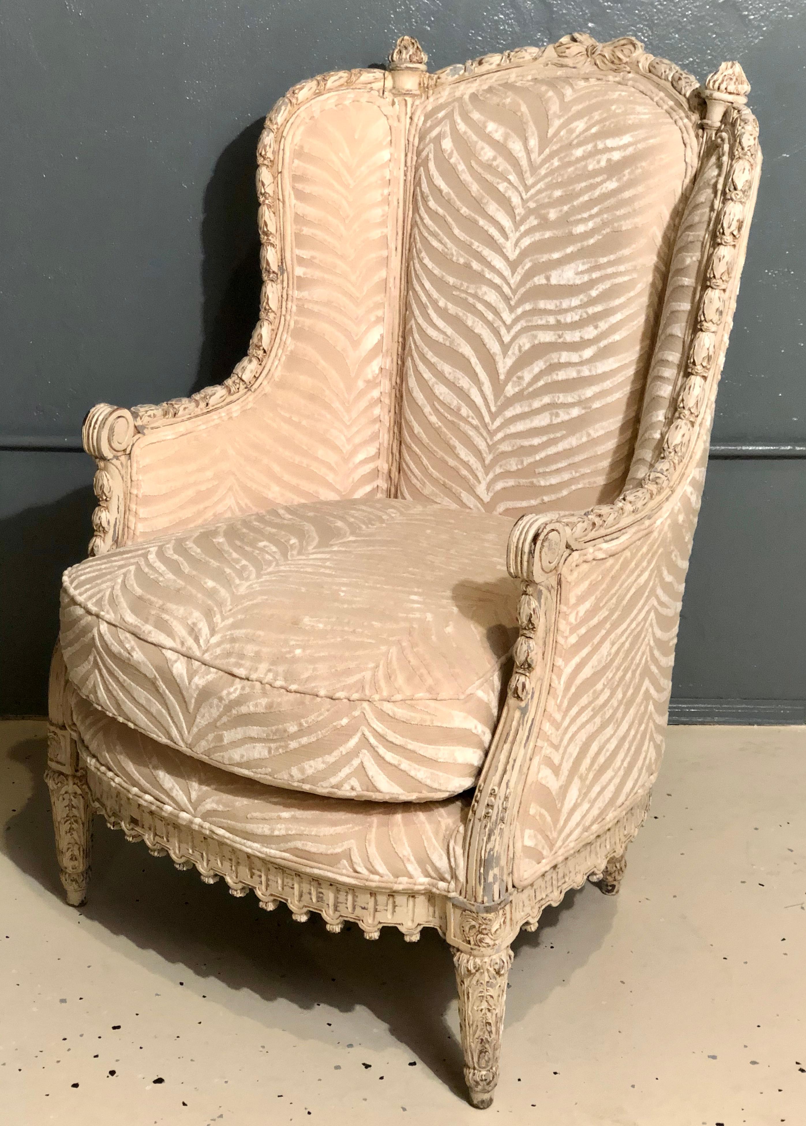 Jansen Style, Louis XVI, French Armchair, Ivory Painted Wood, Silk, 1930s For Sale 1