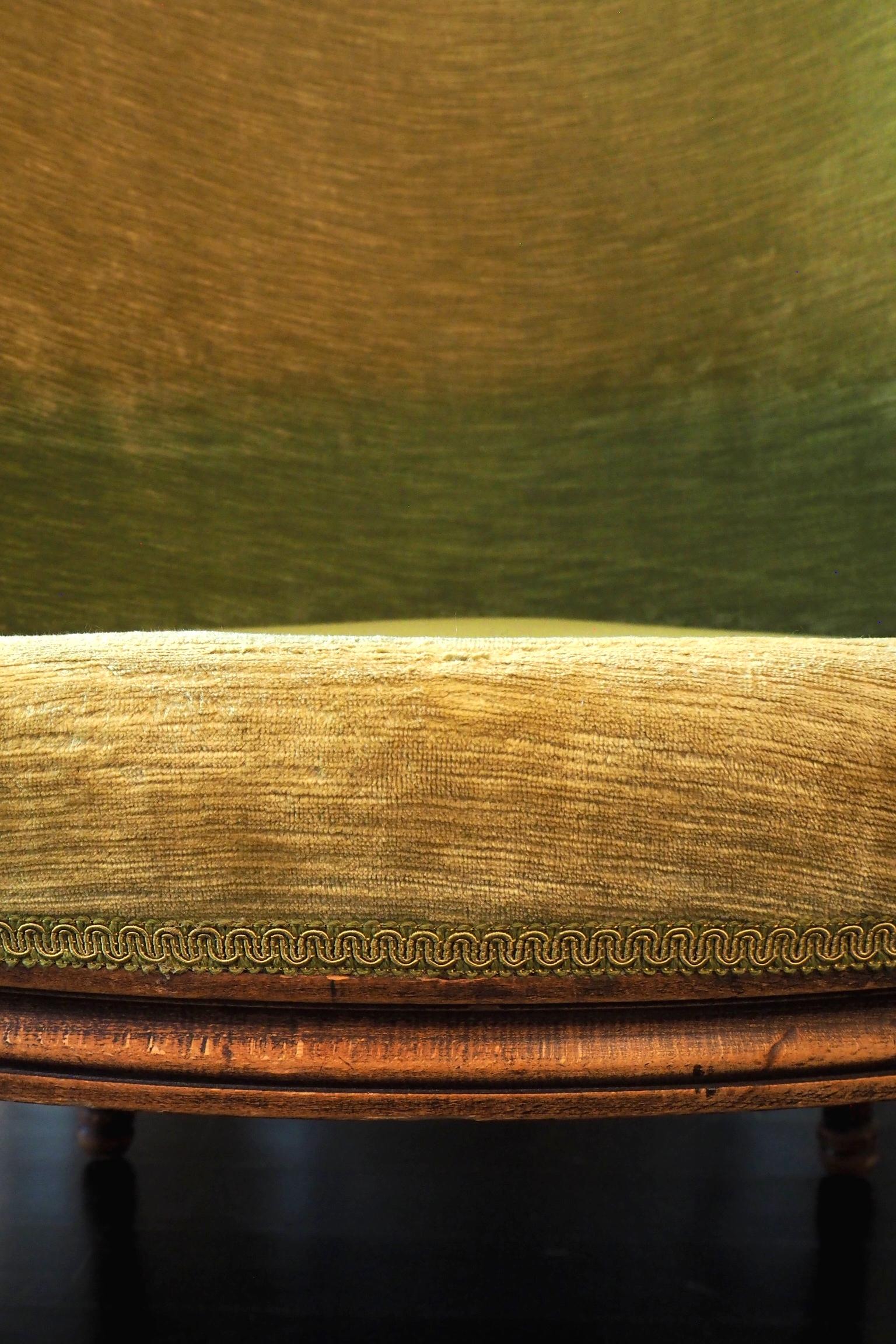 French Louis XVI Style Bergère Armchair Upholstered Green Velvet, 19th Century For Sale 6