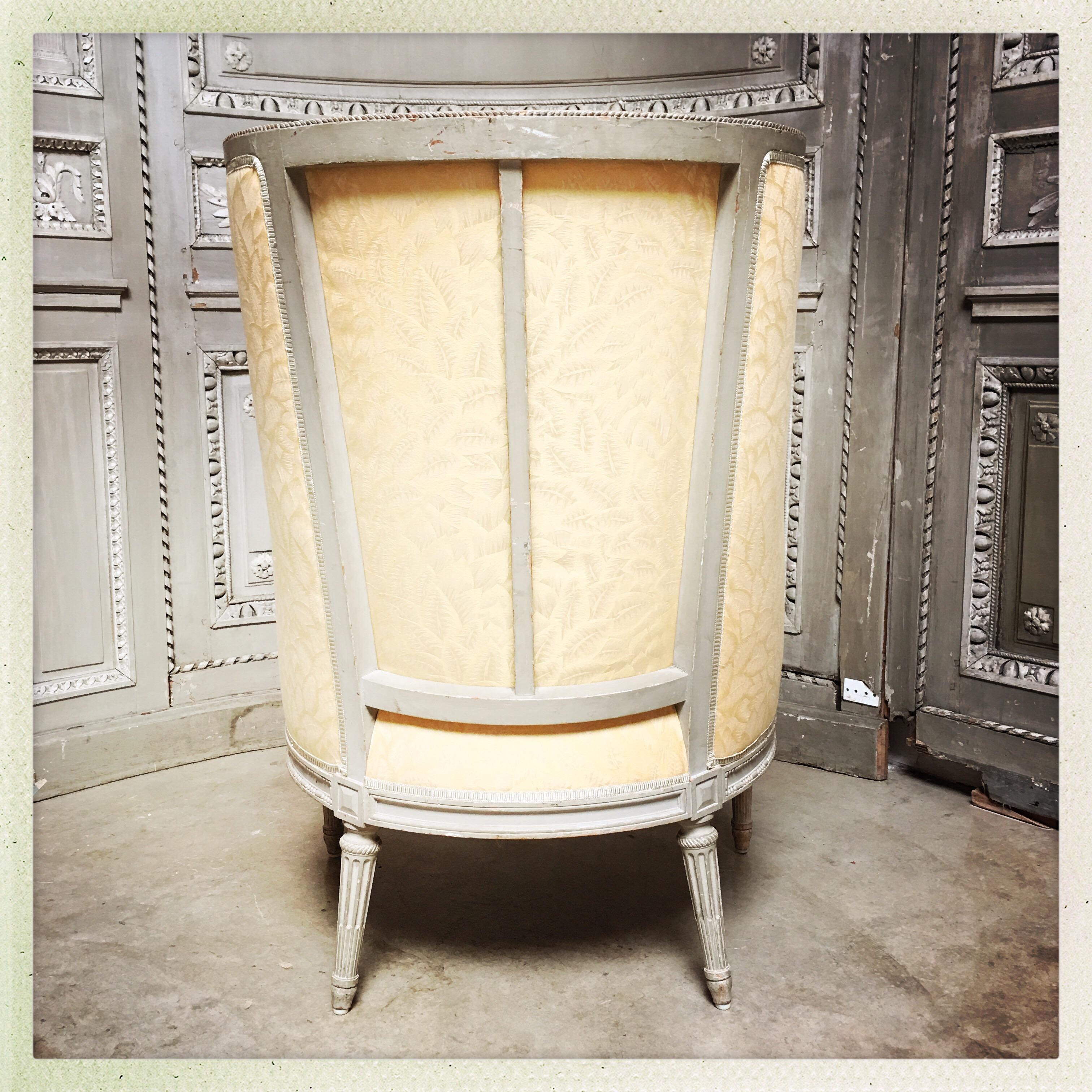 French Louis XVI Style Bergere with a Painted Finish In Good Condition In Dallas, TX