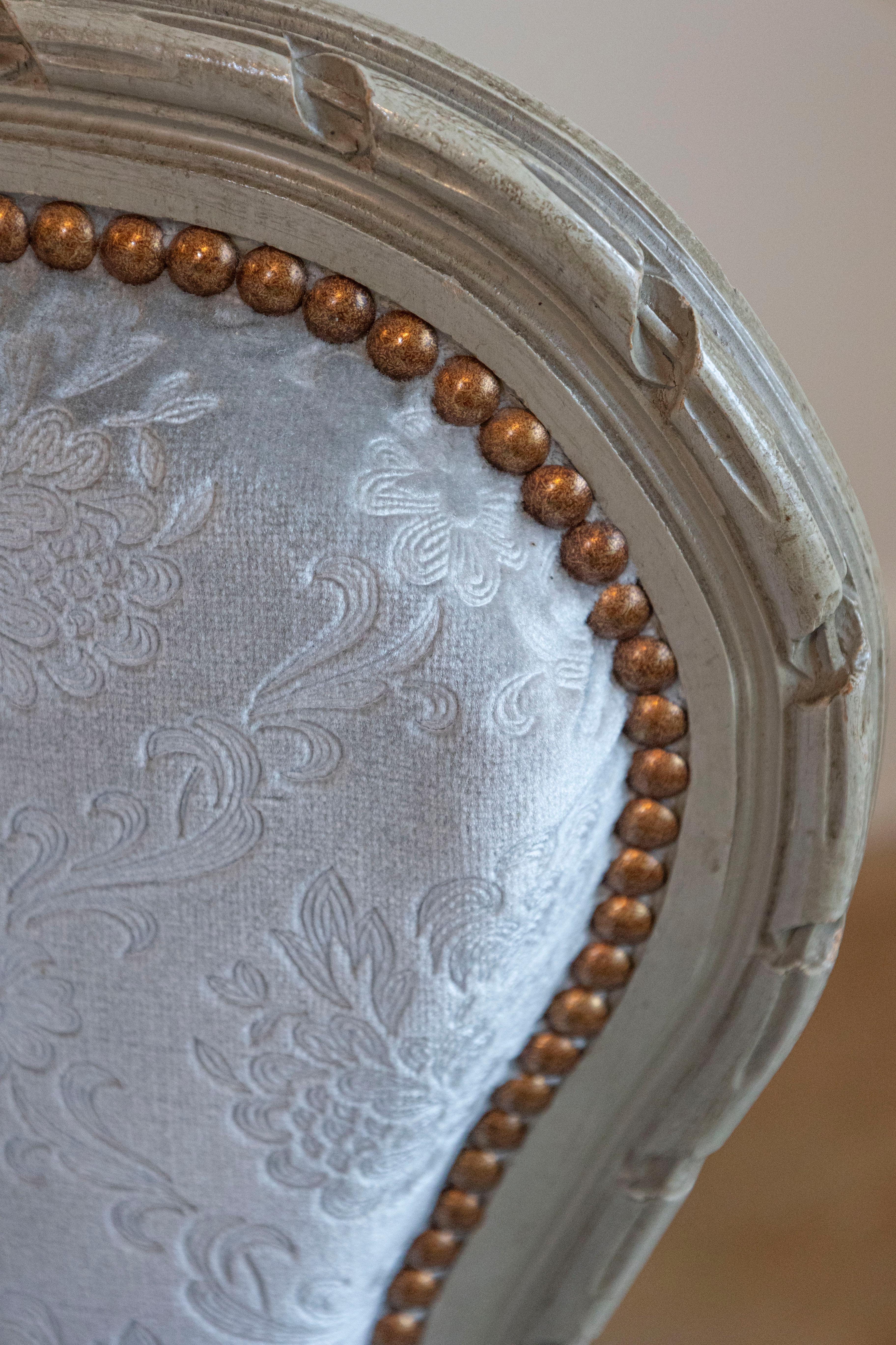 French Louis XVI Style Bergères À Oreilles with Carved Motifs and Upholstery For Sale 7