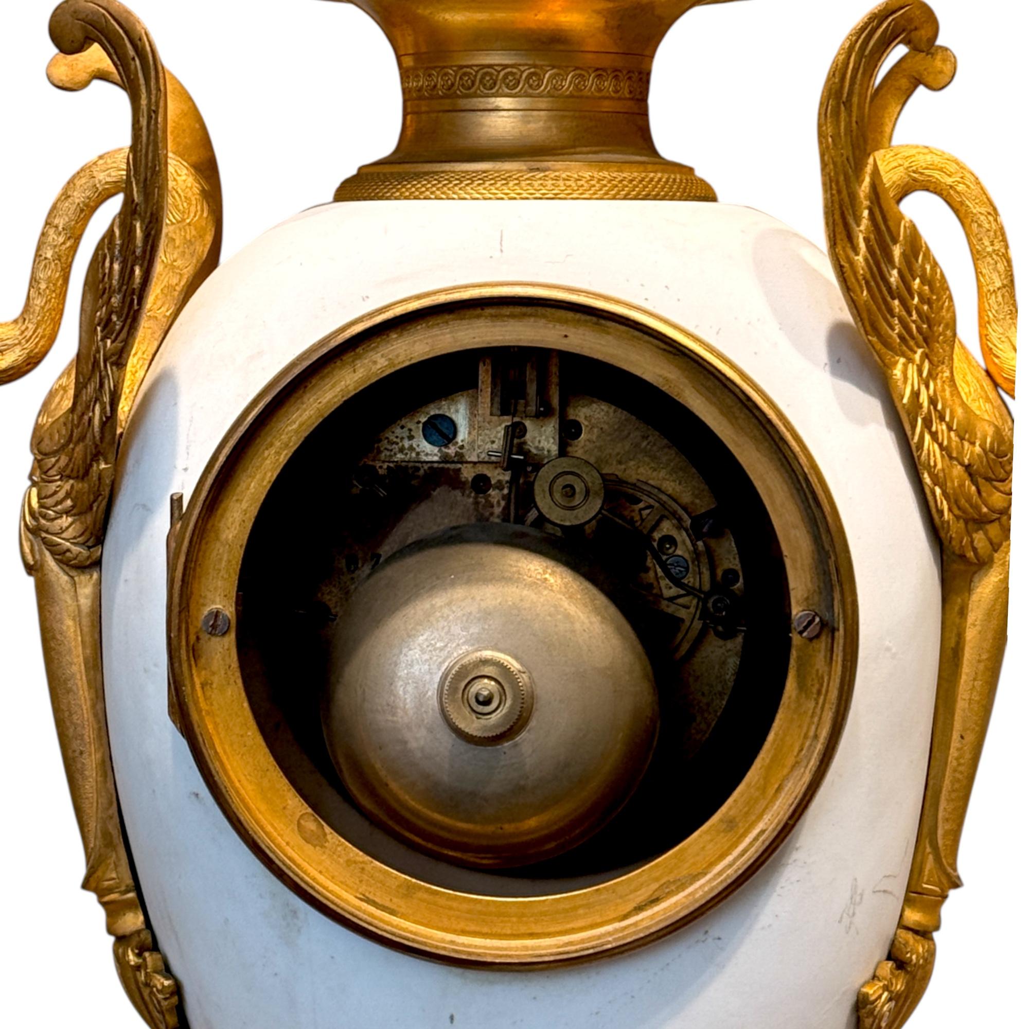 Dorato French Louis XVI Style biscuit and Gilt Bronze Mantel Clock, 19t Century in vendita