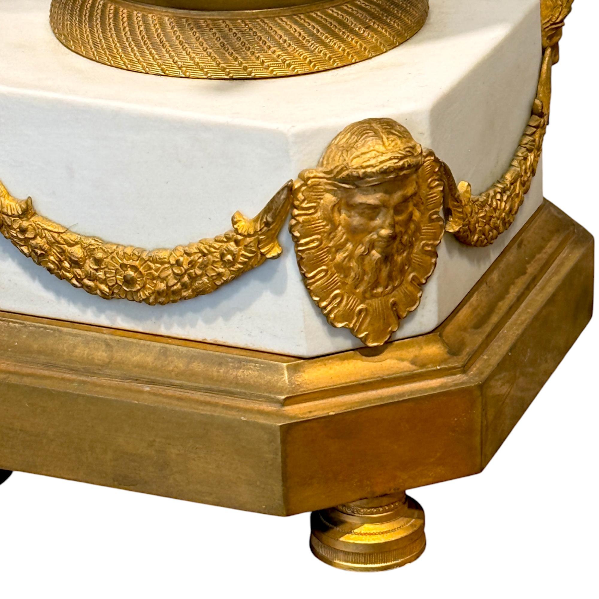 French Louis XVI Style biscuit and Gilt Bronze Mantel Clock, 19t Century in vendita 1