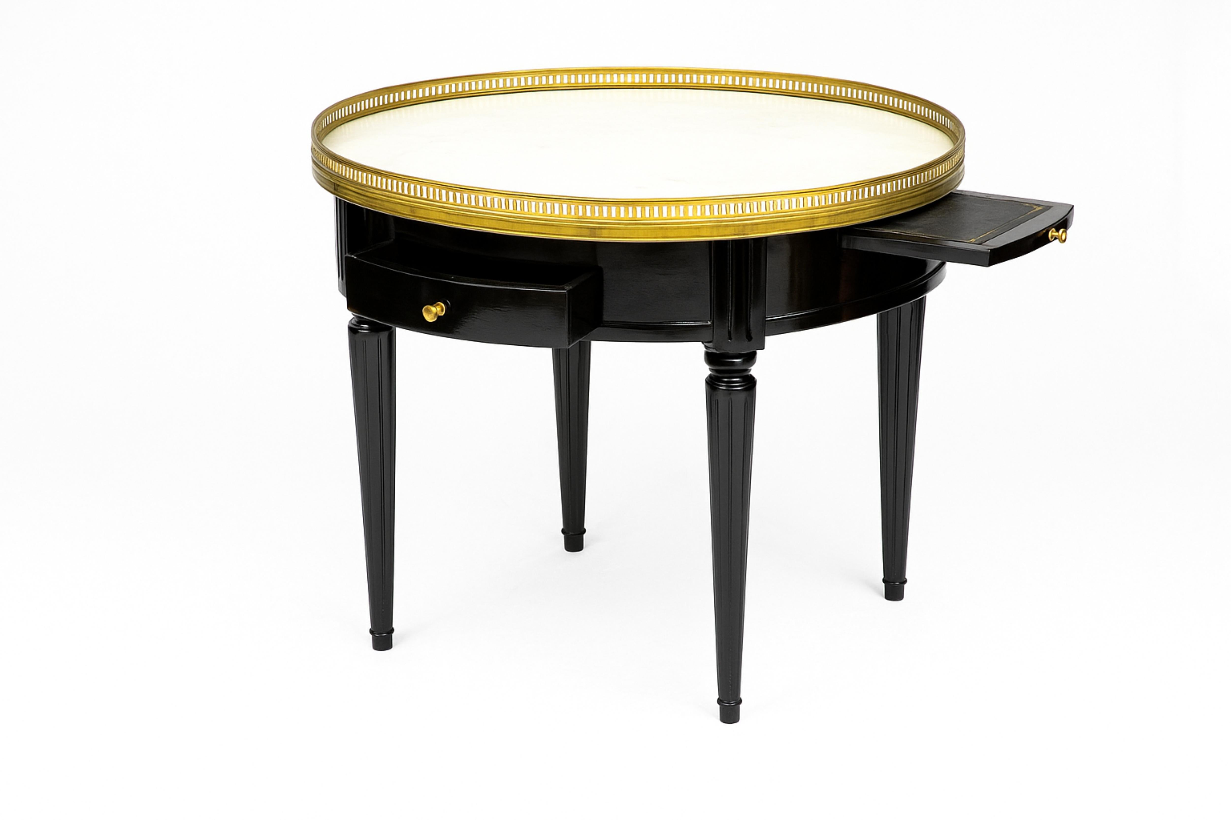 Français Table à bouillotte Guéridon en laque noire de style Louis XVI, 19e siècle en vente
