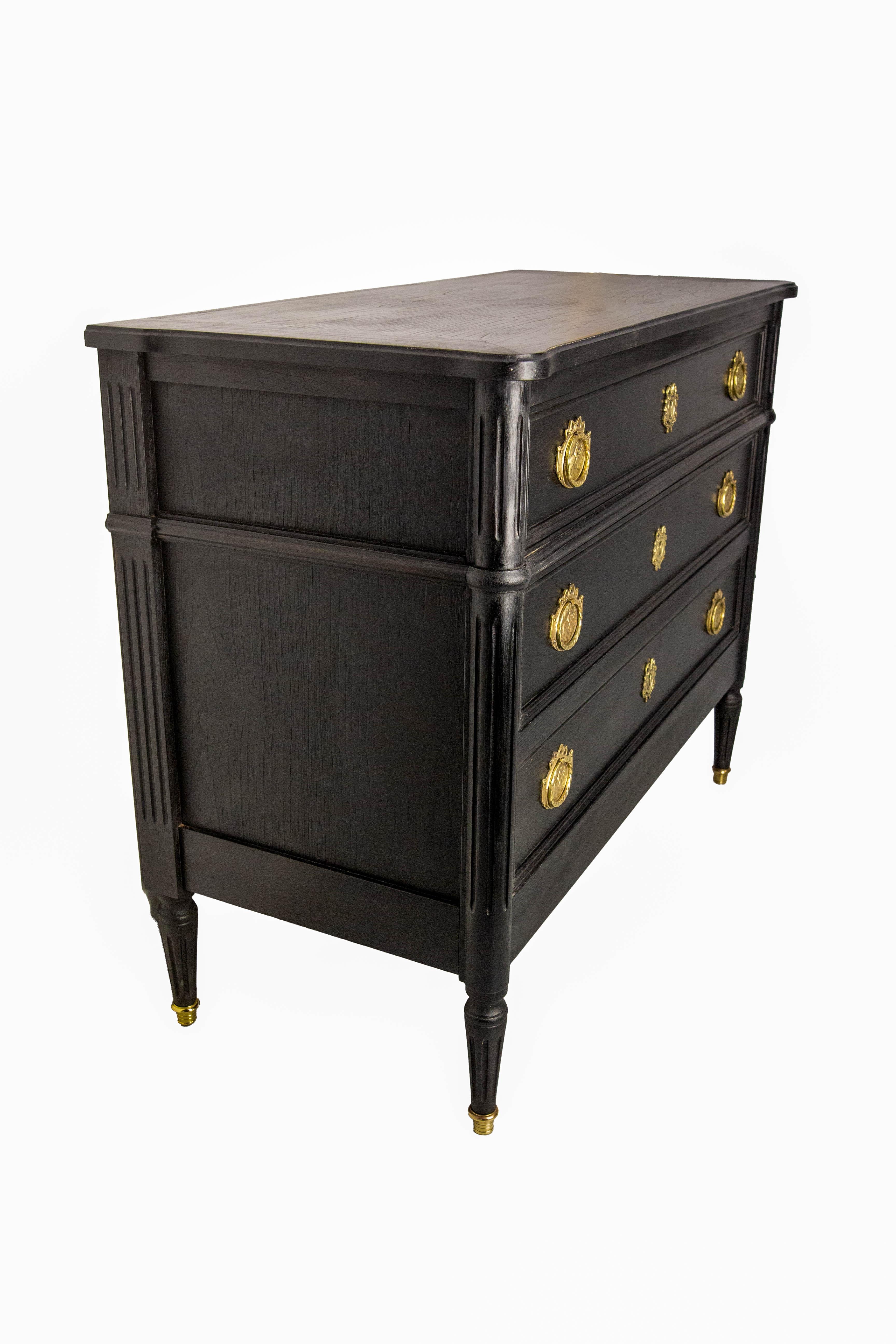 French Louis XVI Style Black Wood Commode Chest of Drawers circa 1980 in vendita 4