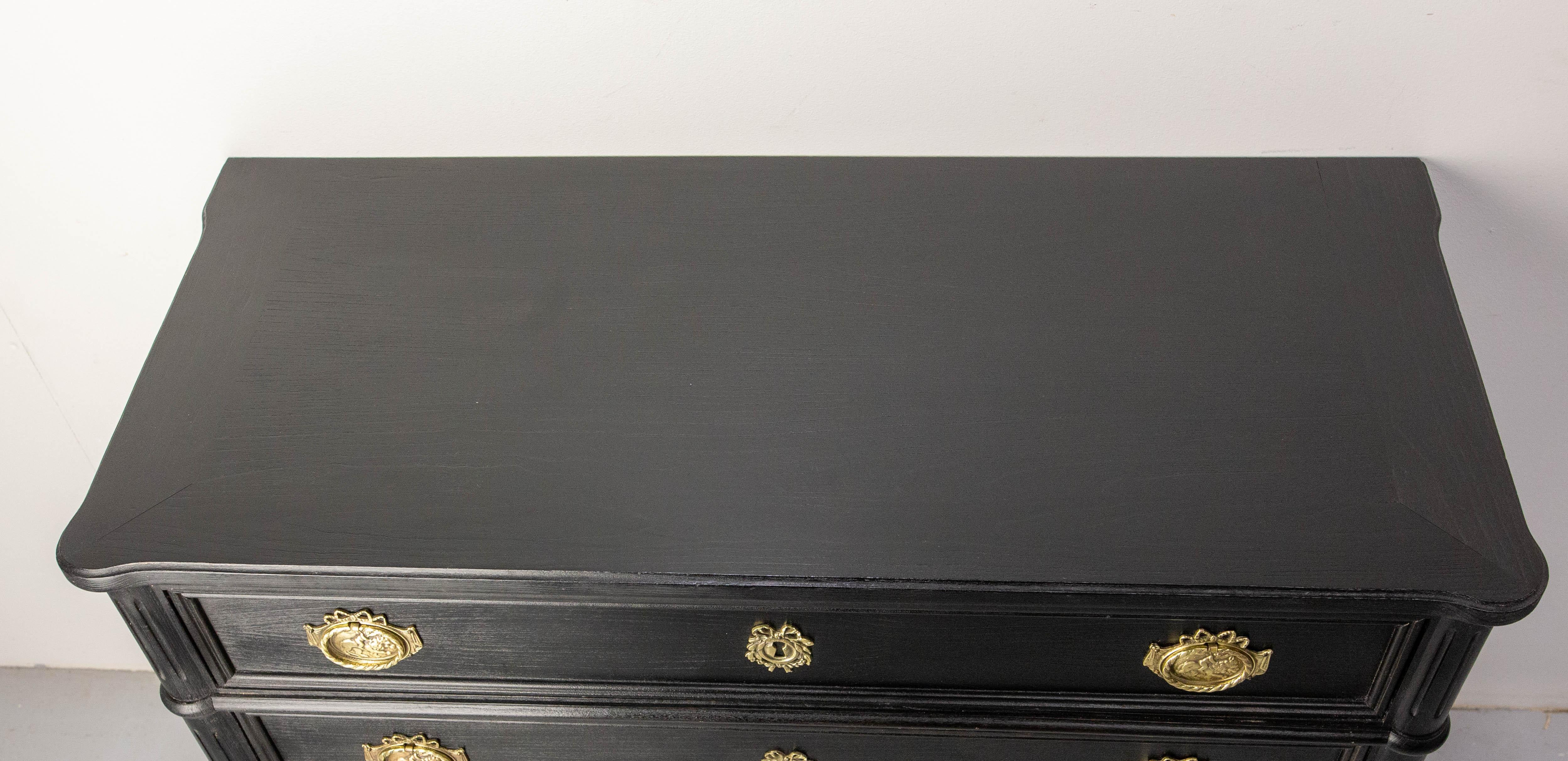 French Louis XVI Style Black Wood Commode Chest of Drawers circa 1980 In condizioni buone in vendita a Labrit, Landes