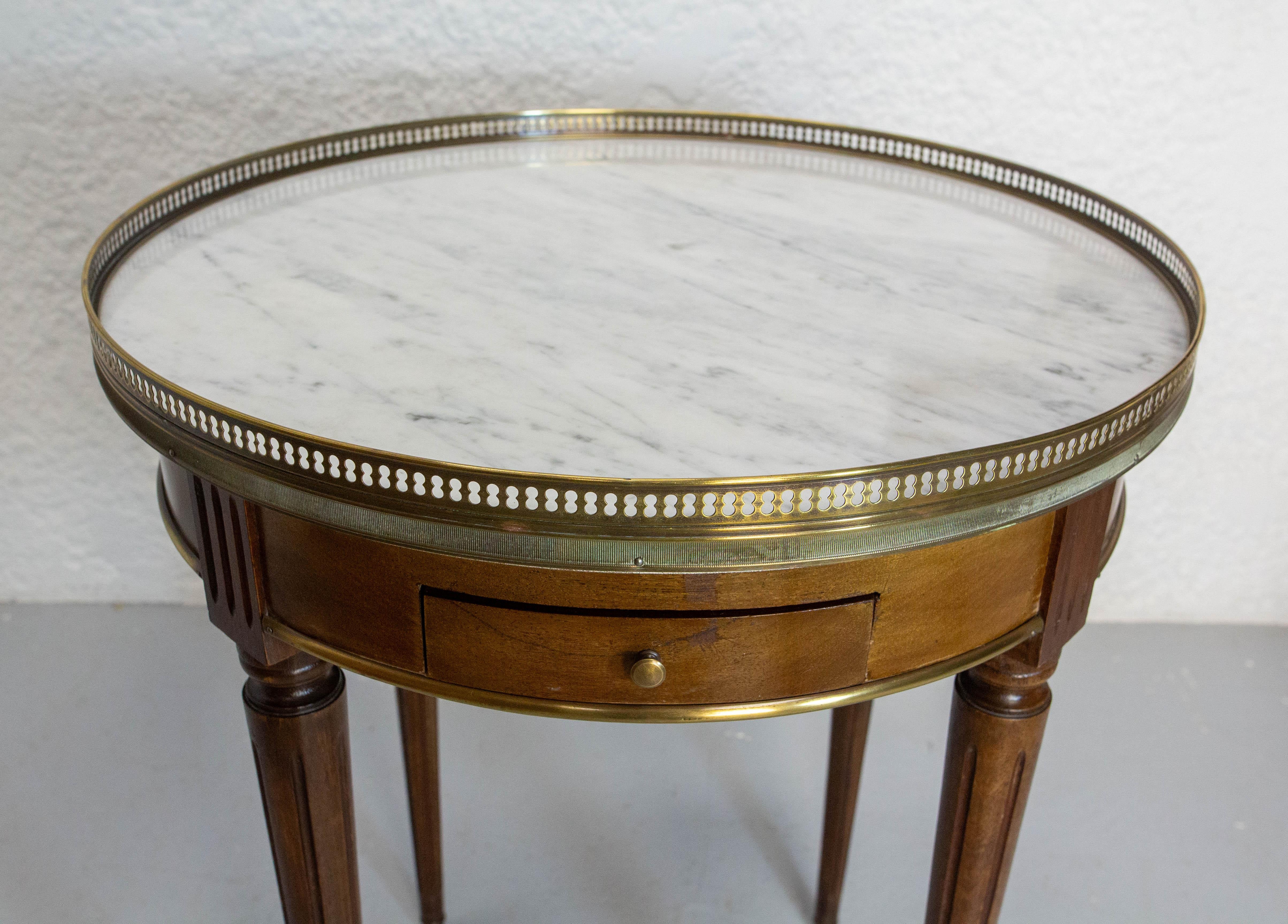 Table Bouillotte française de style Louis XVI Laiton, Marbre & Iroko, circa 1960 en vente 4