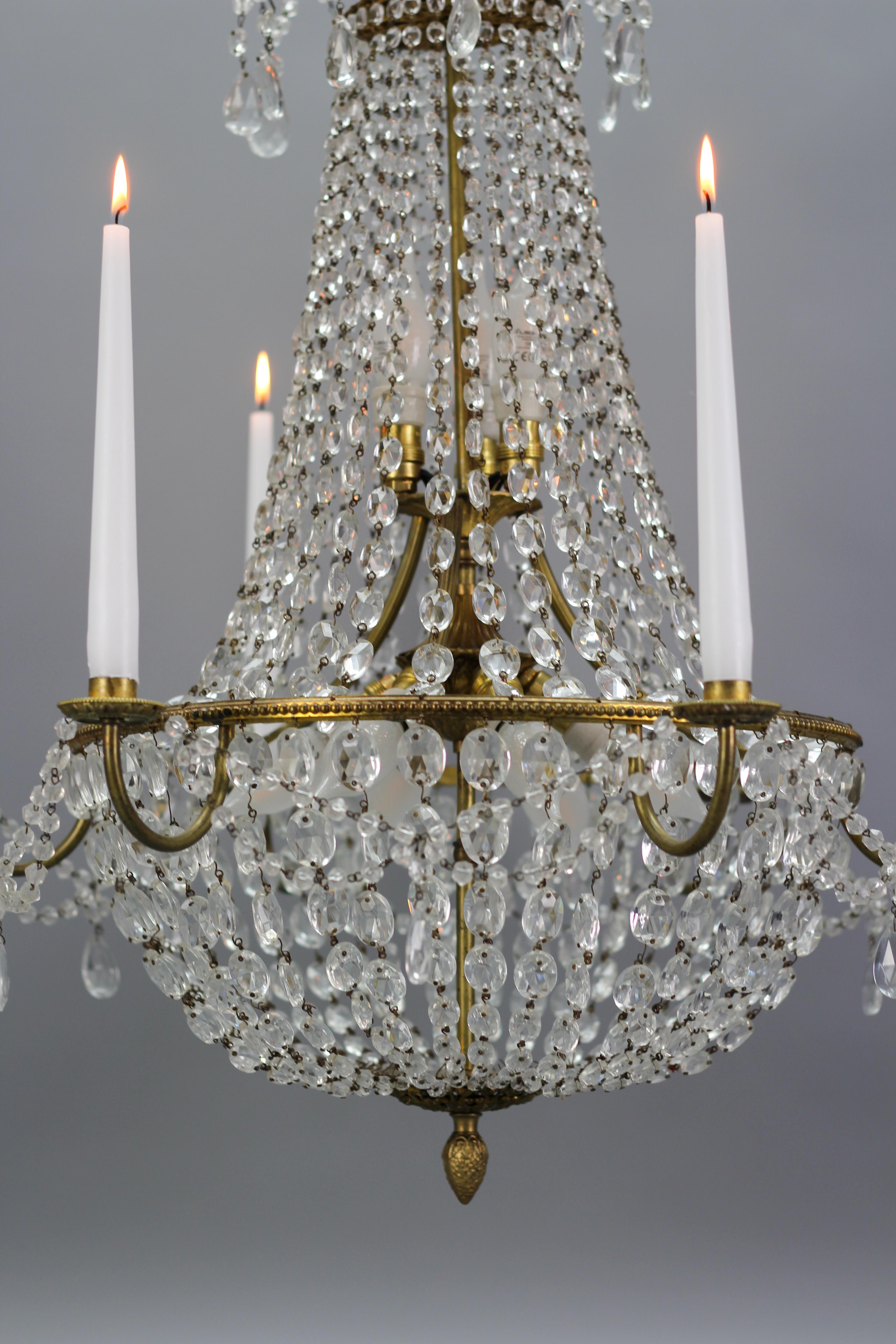 Lámpara francesa de latón y cristal estilo Luis XVI con cesta de nueve luces en venta 6
