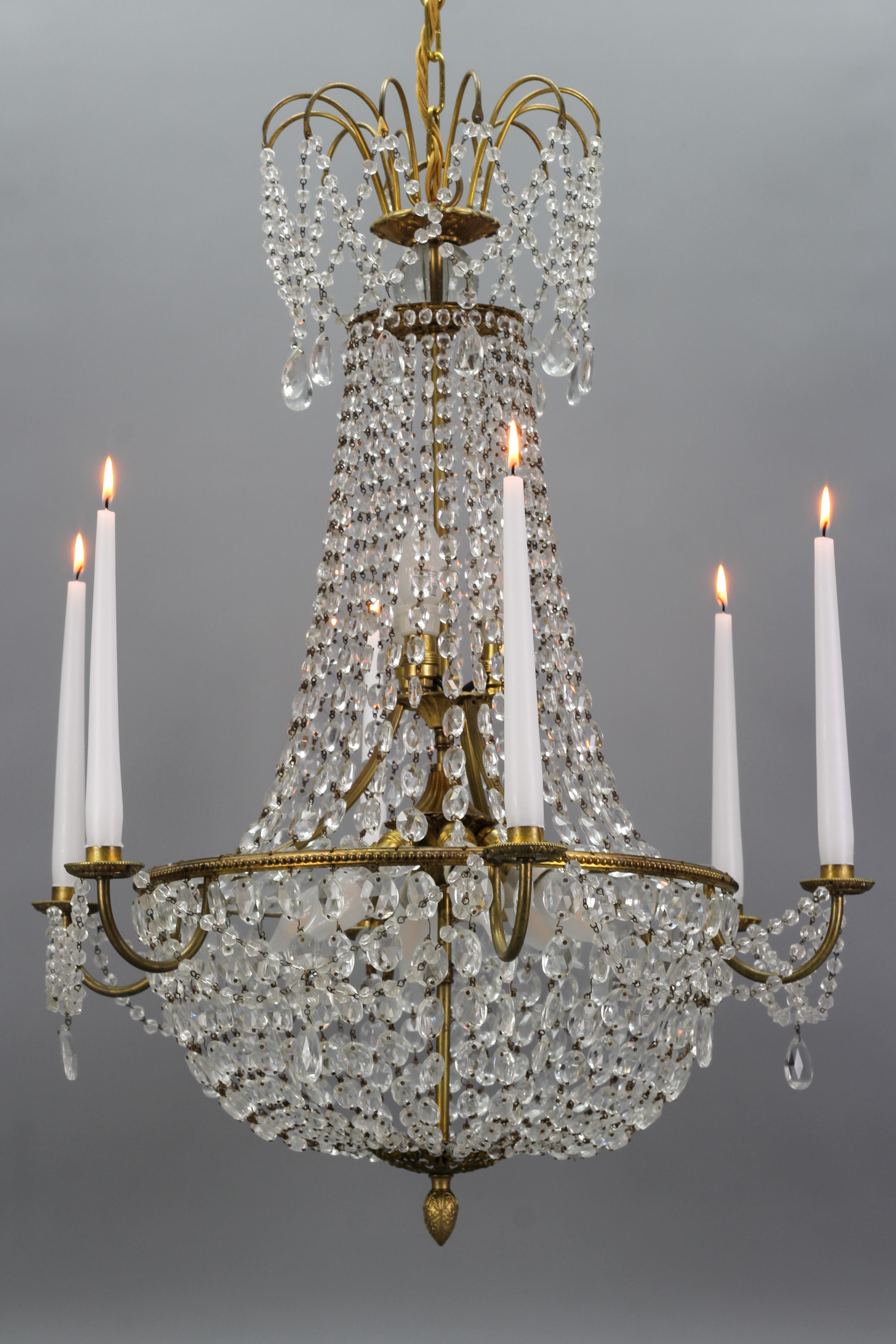 Lámpara francesa de latón y cristal estilo Luis XVI con cesta de nueve luces en venta 1