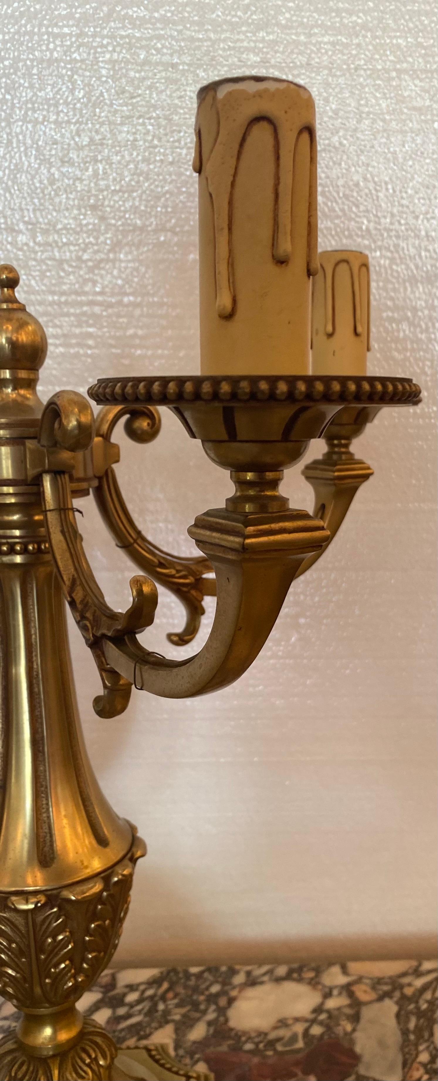 Bronzo Candelabri francesi a 4 luci in bronzo in stile Luigi XVI in vendita
