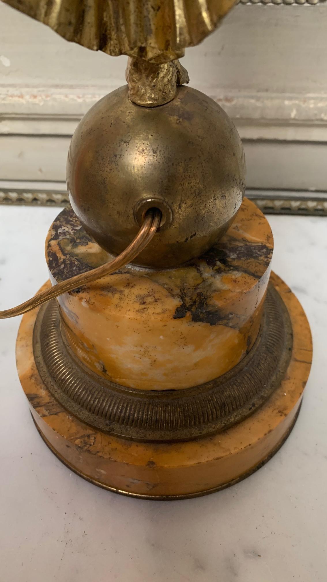 Lampe aus Bronze und Siena-Marmor im Louis-XVI.-Stil mit geflügeltem Siena-Siegel im Angebot 4