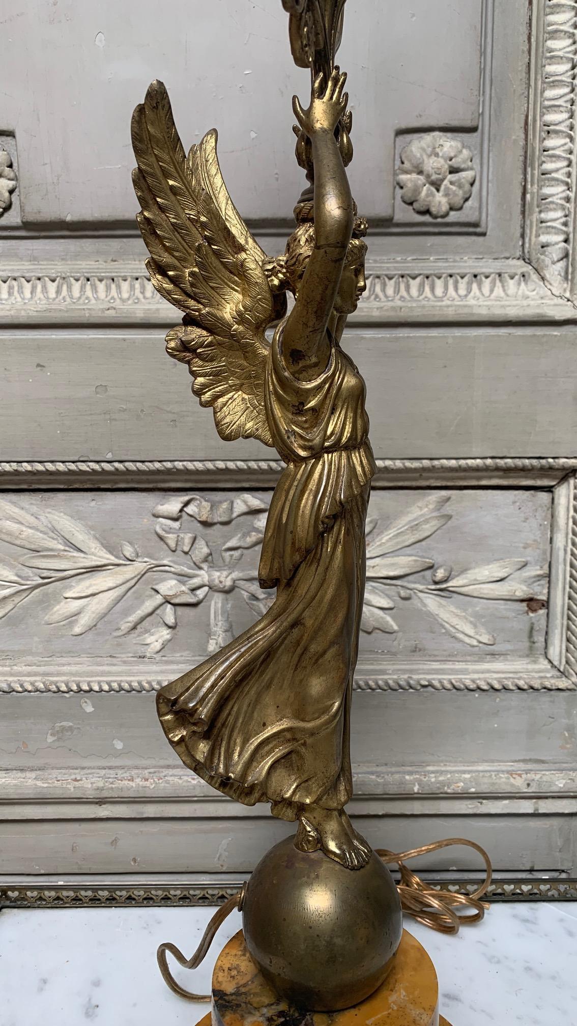 Early 20th Century French Louis XVI Style Bronze and Sienna Marble Lamp of Winged Victory For Sale