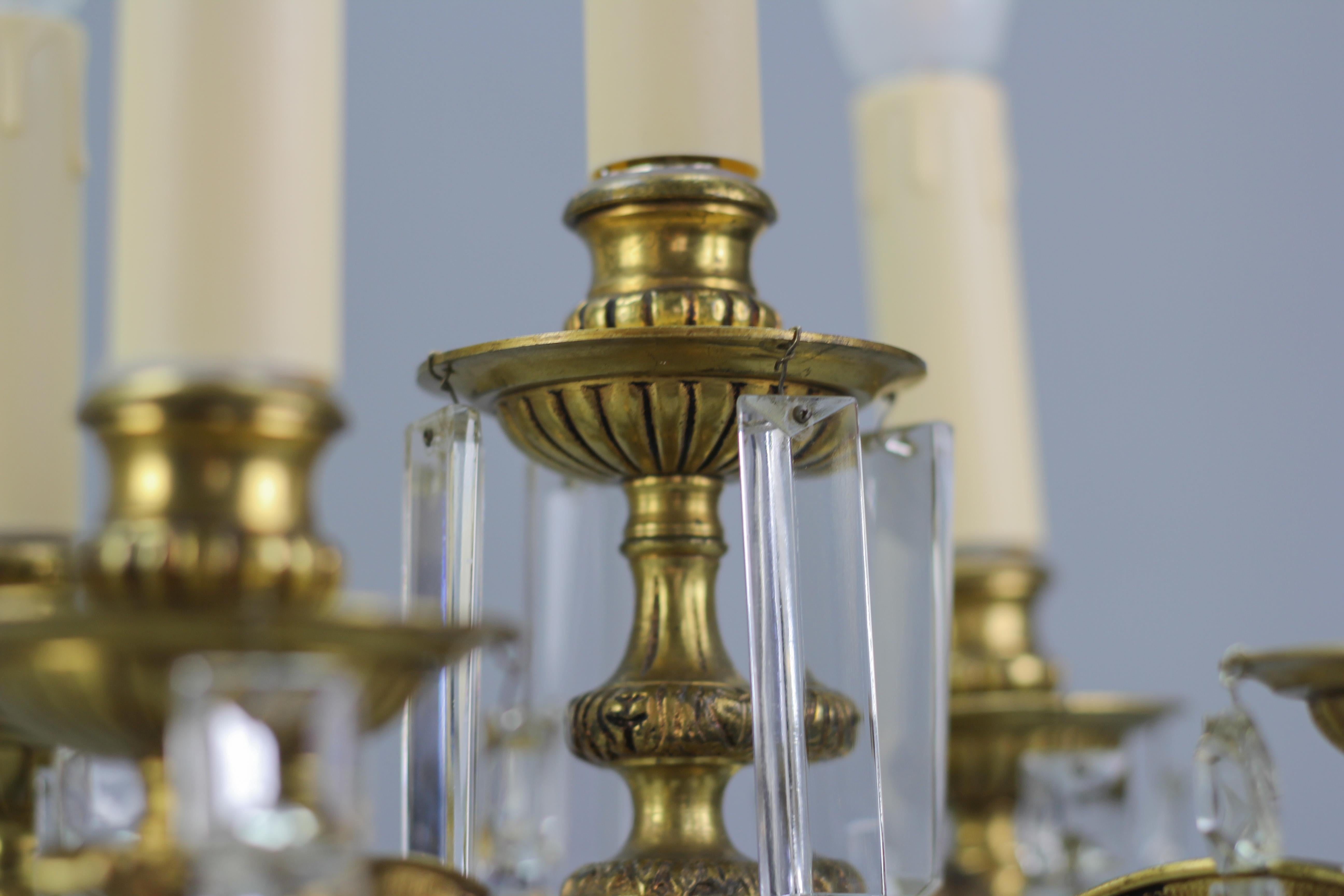 Französische Kandelaber-Tischlampen aus Bronze und Kristall im Louis-XVI.-Stil, 2er-Set im Angebot 5