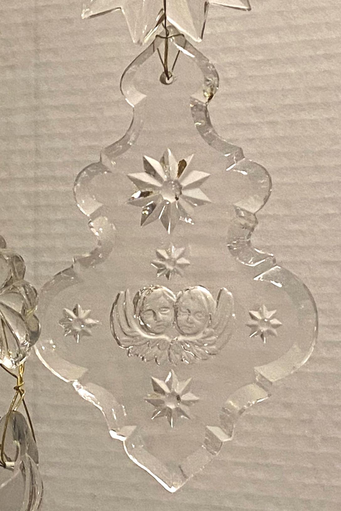 Kronleuchter aus Bronze und Kristall im Louis-XVI.-Stil, Baccarat zugeschrieben im Angebot 1