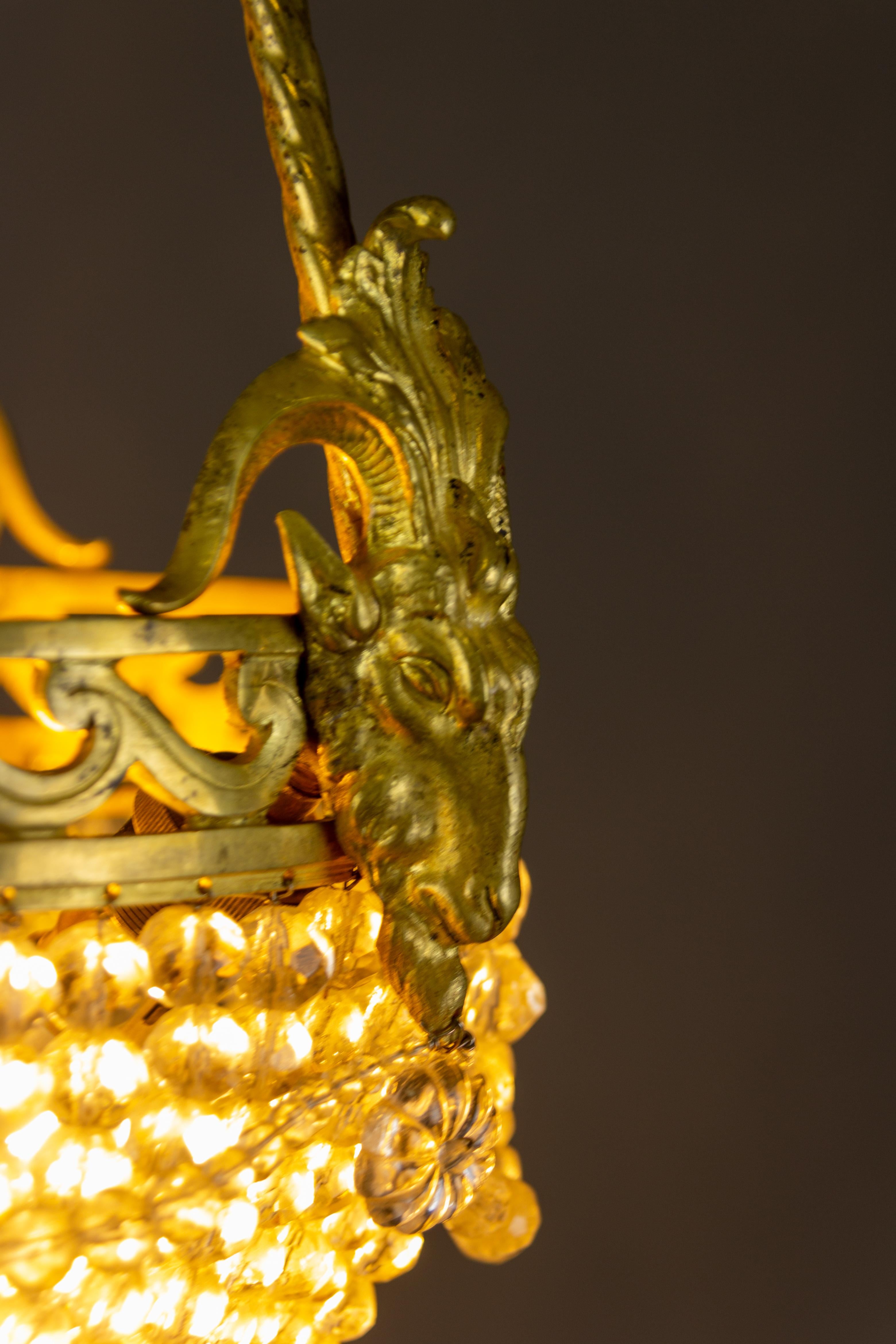 Französischer dreiflammiger Kronleuchter aus Bronze und Kristallglas im Louis-XVI.-Stil, 1920er Jahre im Angebot 5