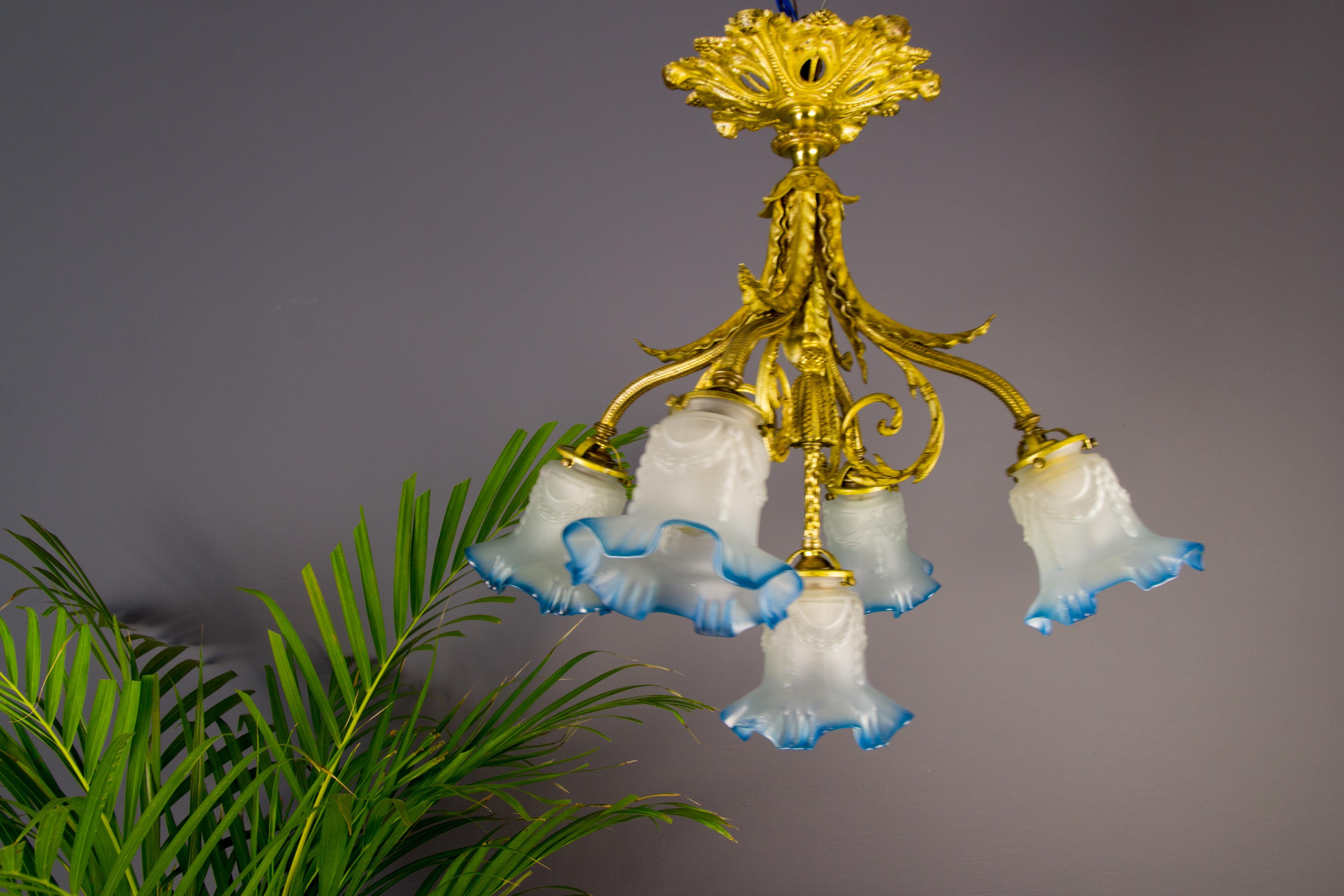 French Louis XVI Style Bronze and Frosted Glass Five-Light Chandelier, 1920s 15