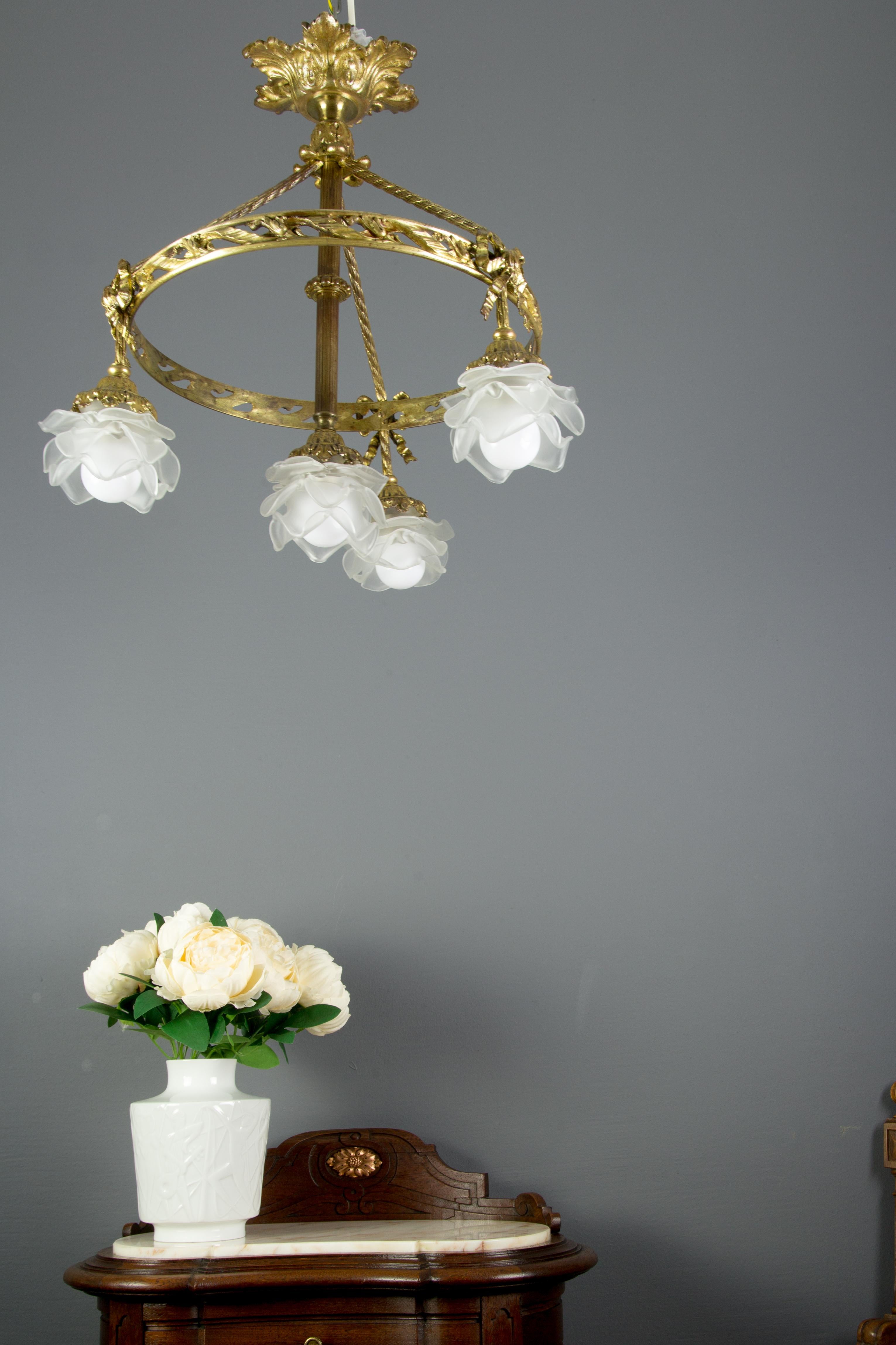 French Louis XVI Style Bronze and Frosted Glass Four-Light Chandelier, 1920s In Good Condition In Barntrup, DE