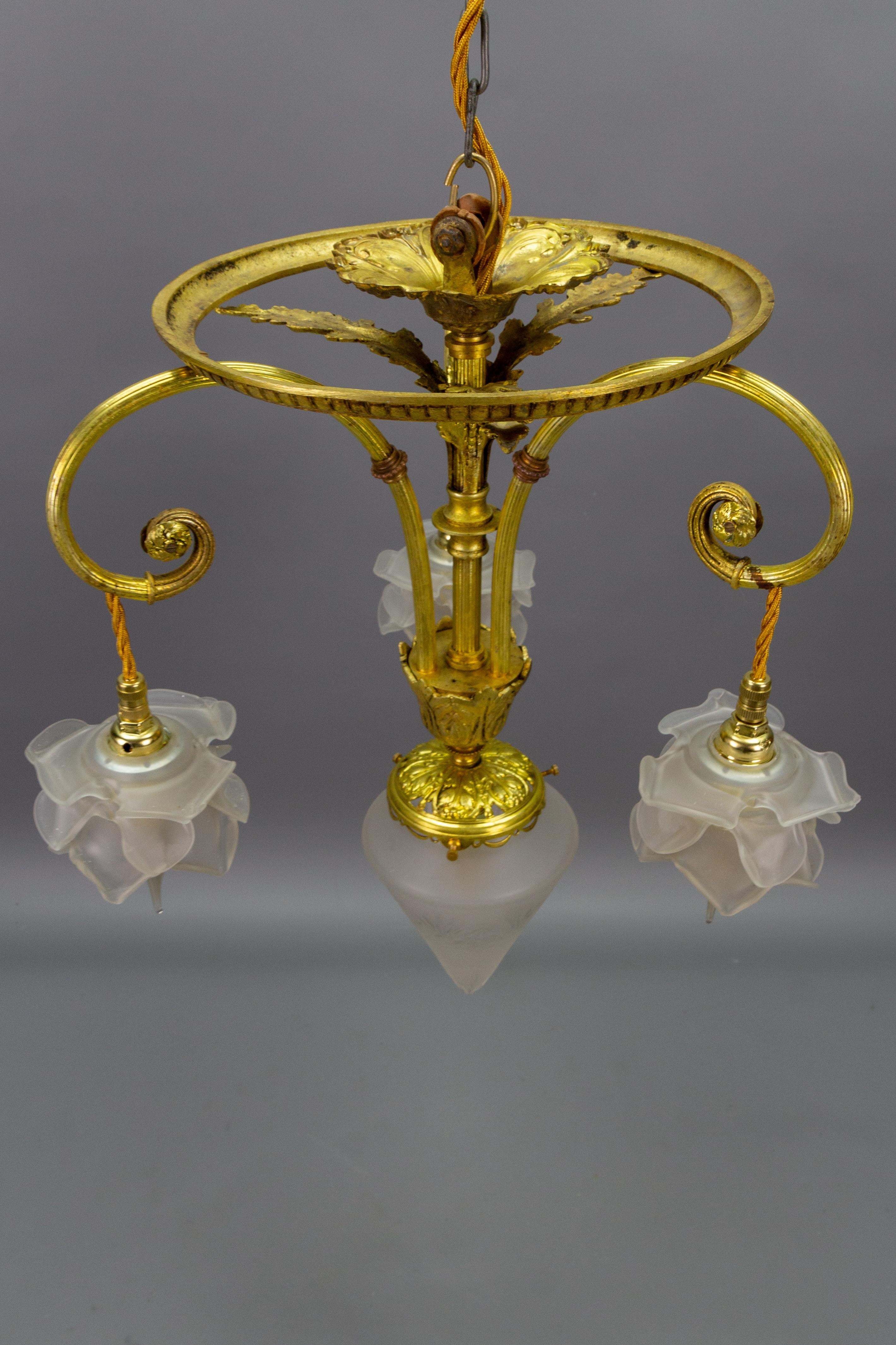 French Louis XVI Style Bronze and Frosted Glass Four-Light Pendant Chandelier For Sale 11