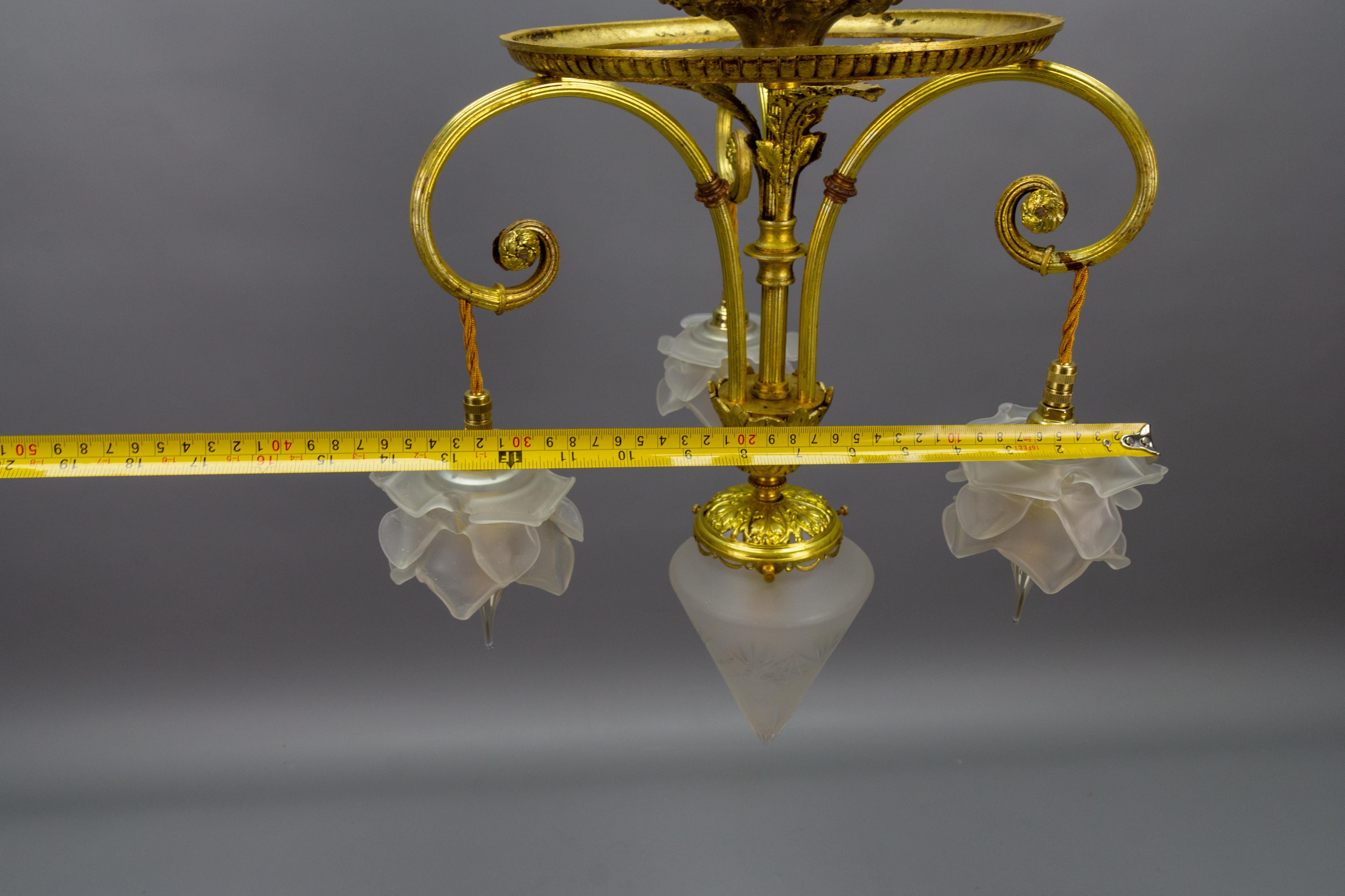 French Louis XVI Style Bronze and Frosted Glass Four-Light Pendant Chandelier For Sale 15