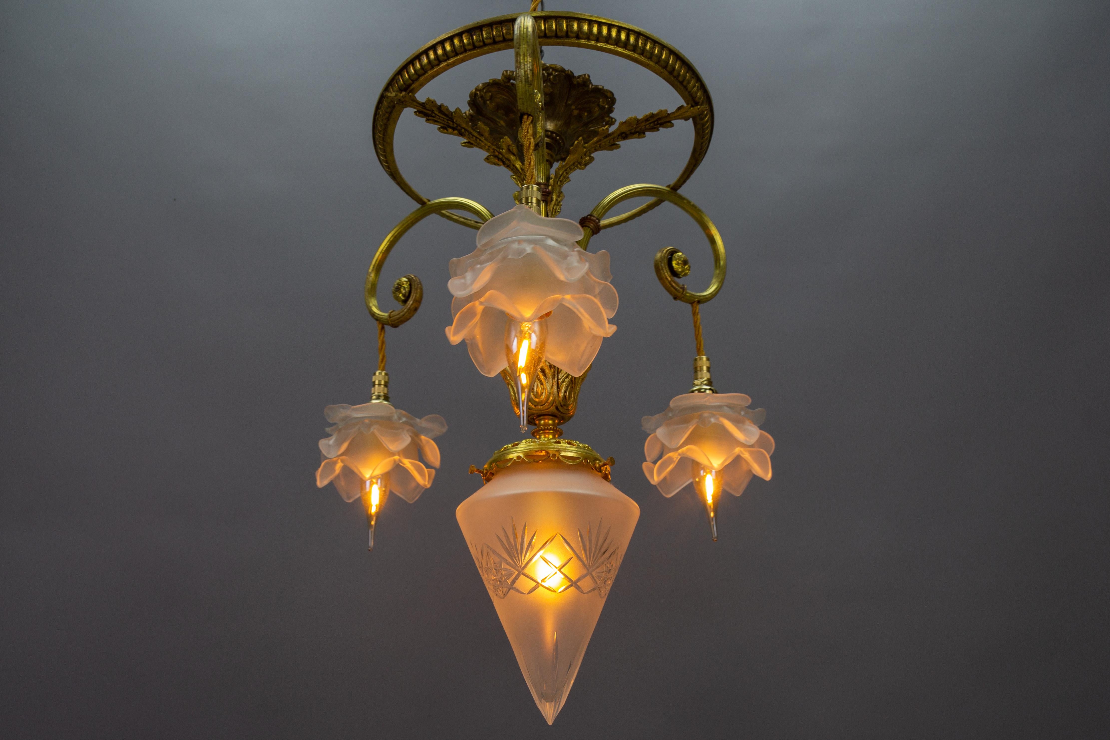 French Louis XVI Style Bronze and Frosted Glass Four-Light Pendant Chandelier For Sale 1
