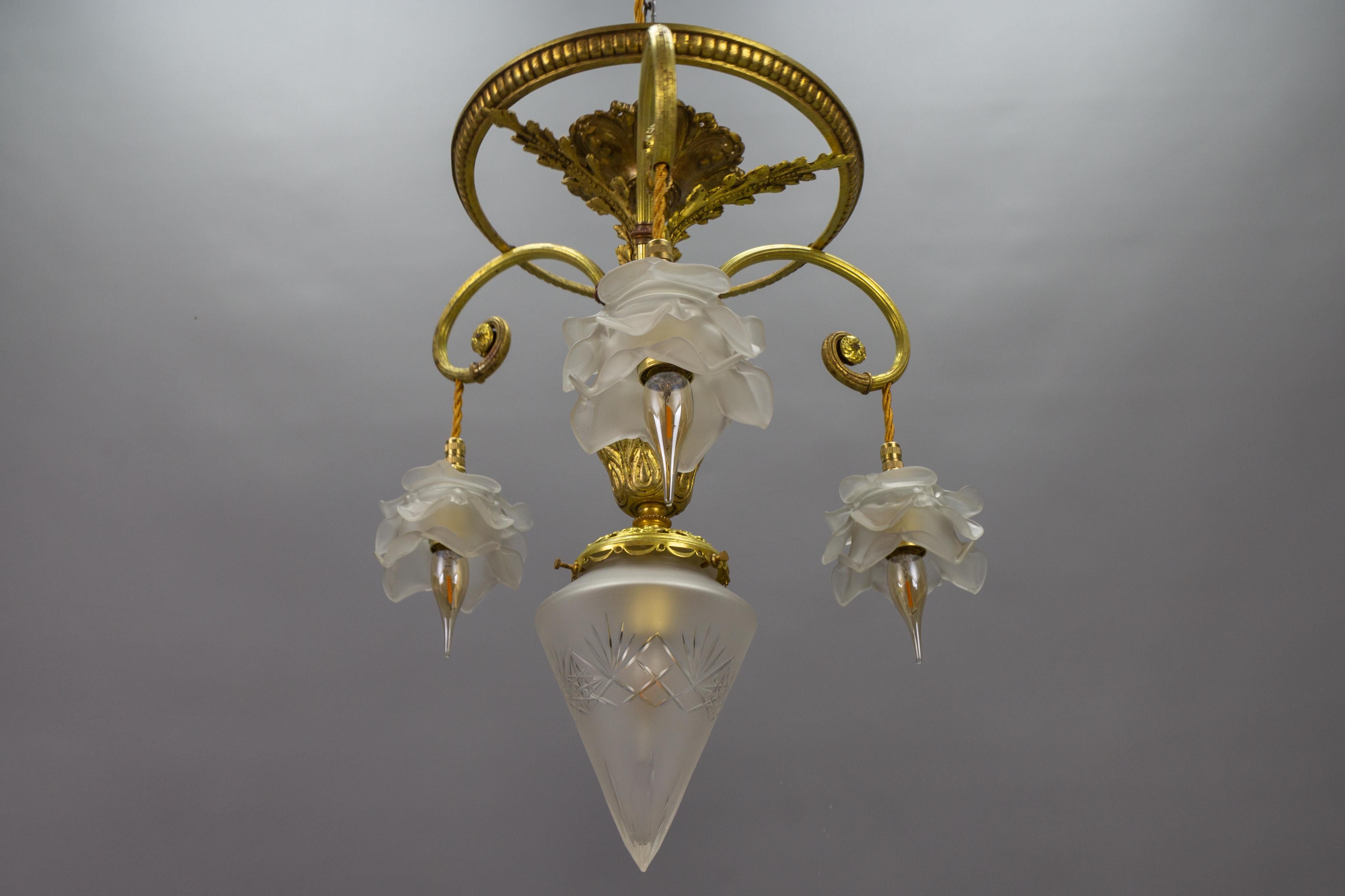 French Louis XVI Style Bronze and Frosted Glass Four-Light Pendant Chandelier For Sale 2