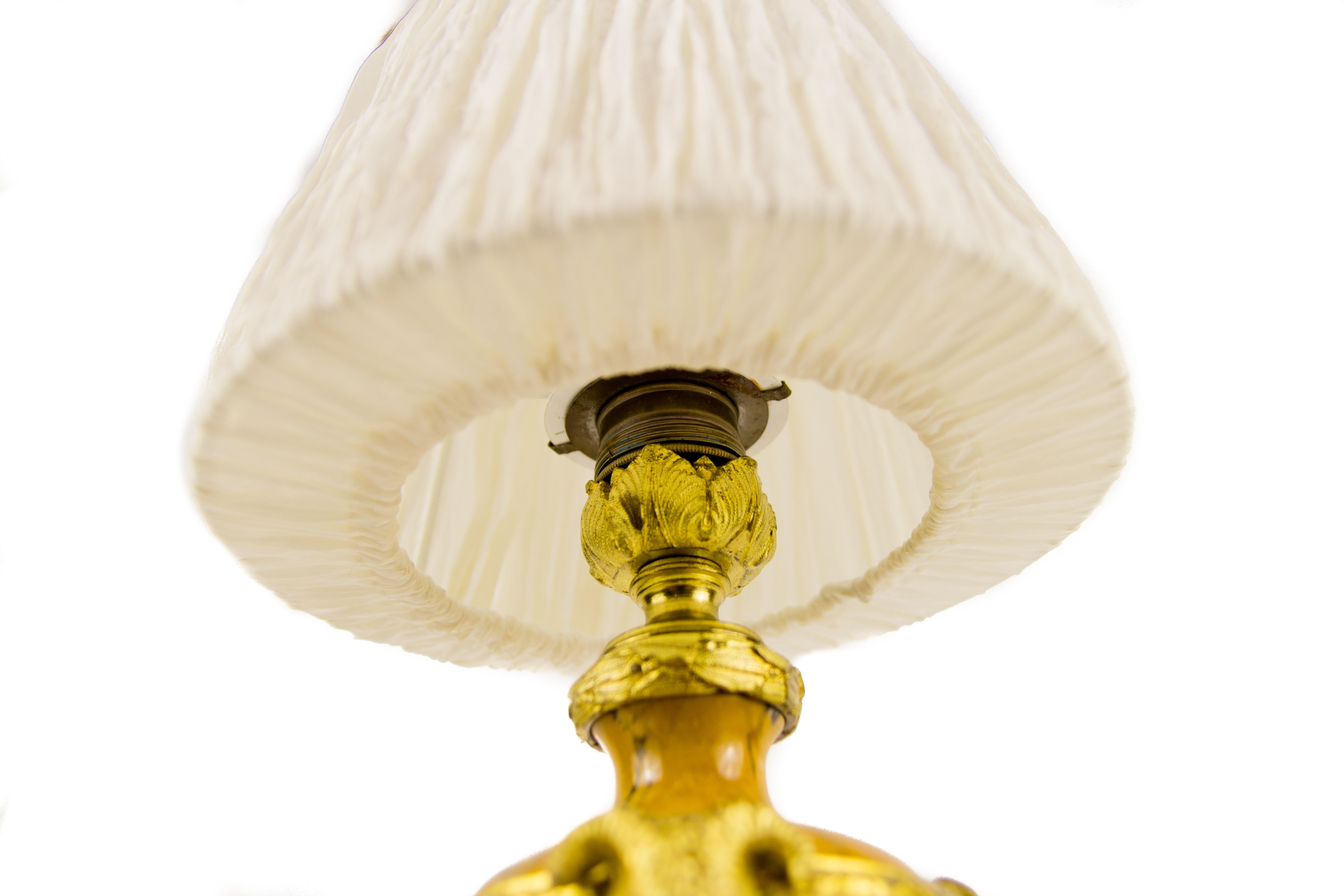 French Louis XVI Style Bronze and Marble Ram's Head Table Lamp In Good Condition In Barntrup, DE