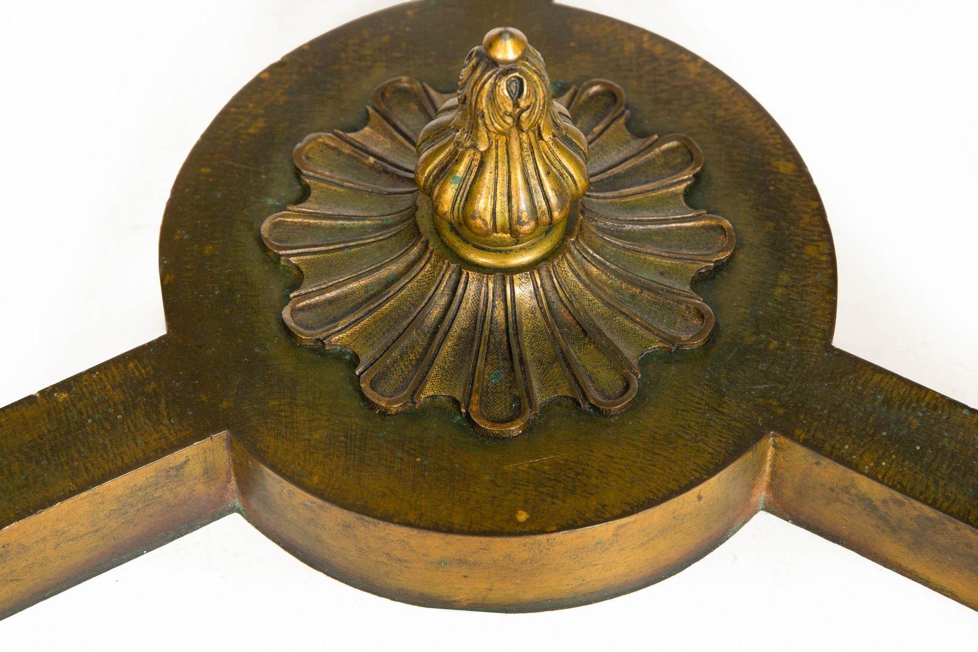 Table à deux niveaux en bronze et marbre de style Louis XVI, Gueridon en vente 5