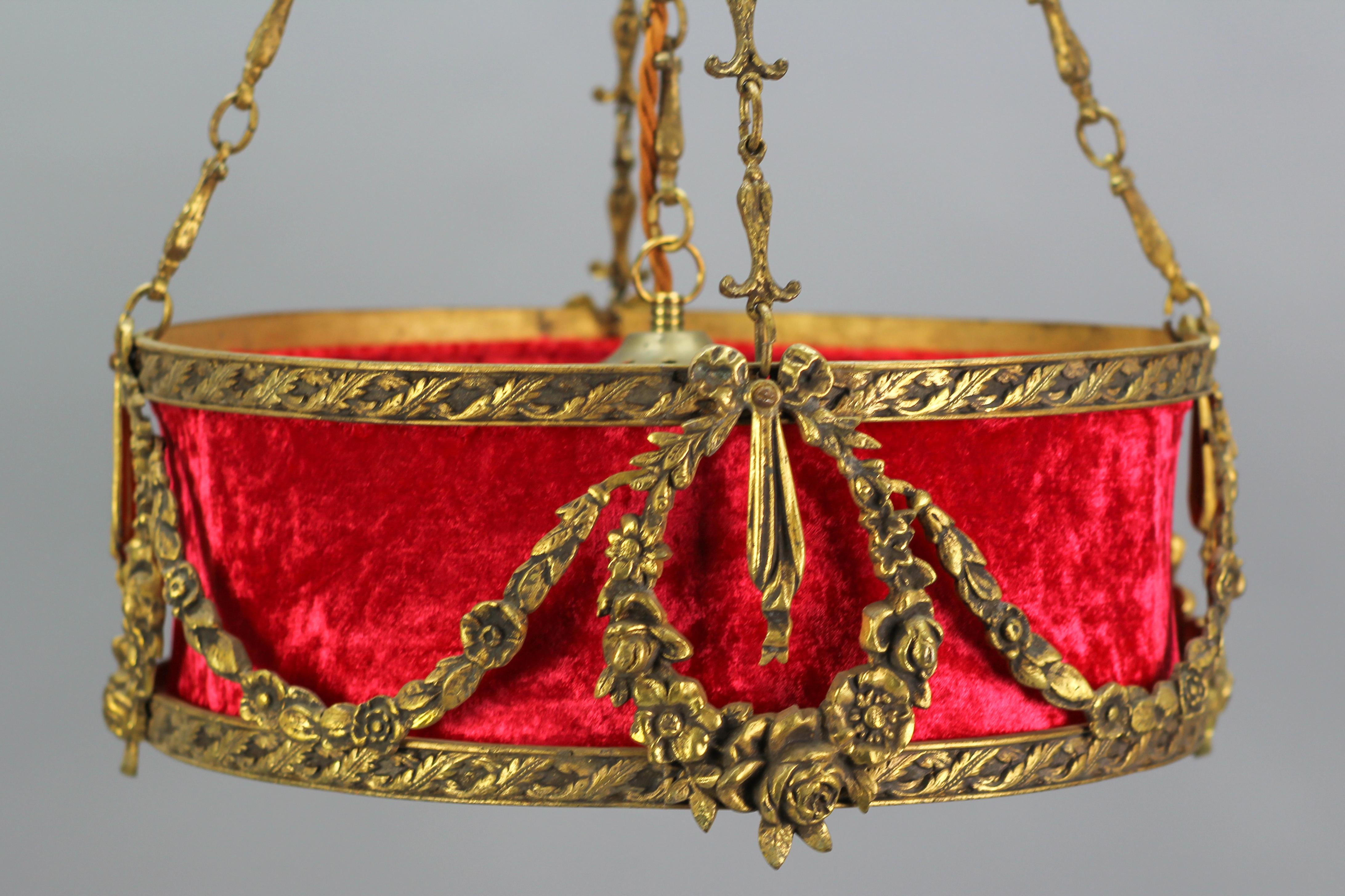 French Louis XVI Style Bronze and Red Fabric Shade Pendant Chandelier, 1920s For Sale 6