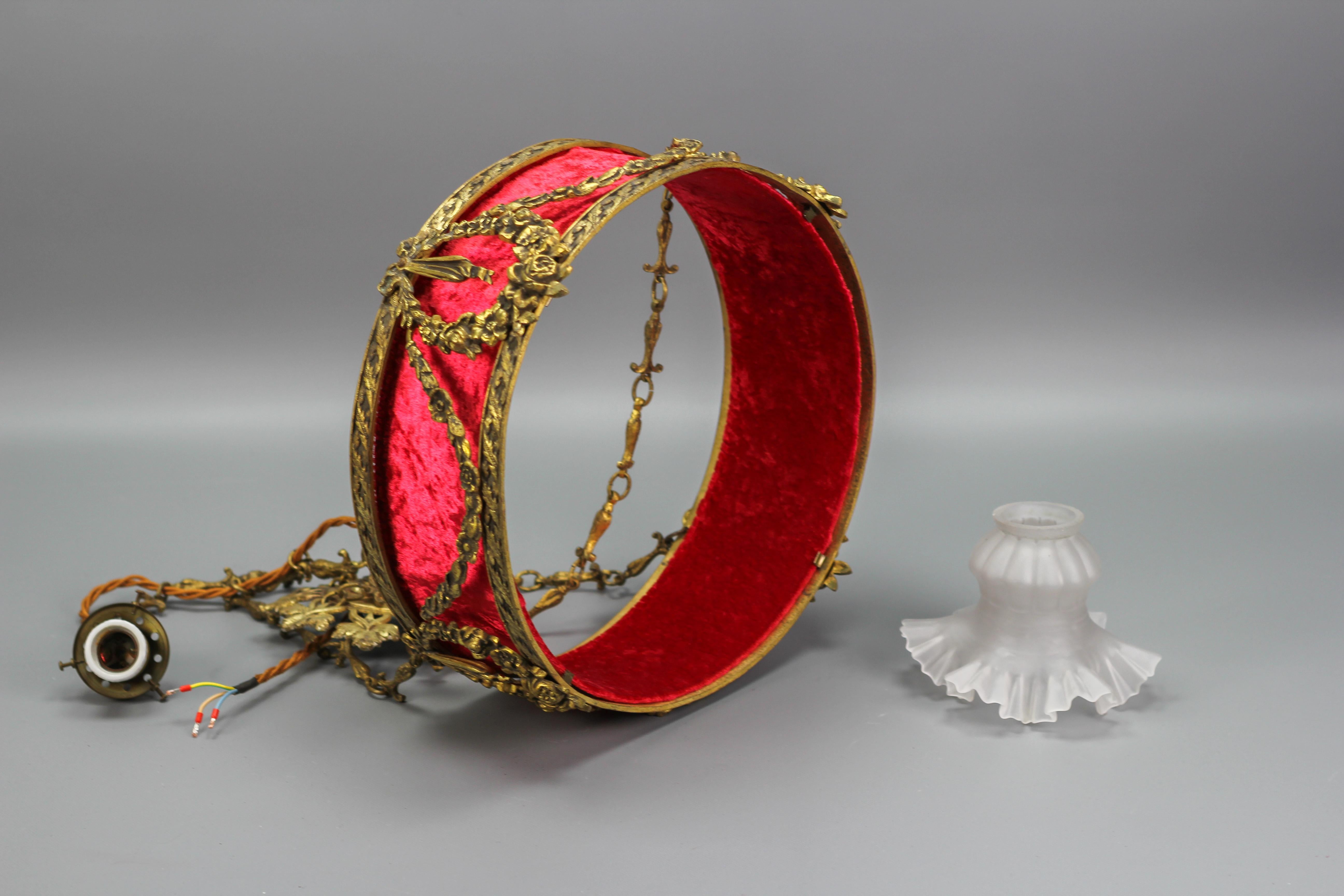 French Louis XVI Style Bronze and Red Fabric Shade Pendant Chandelier, 1920s For Sale 11