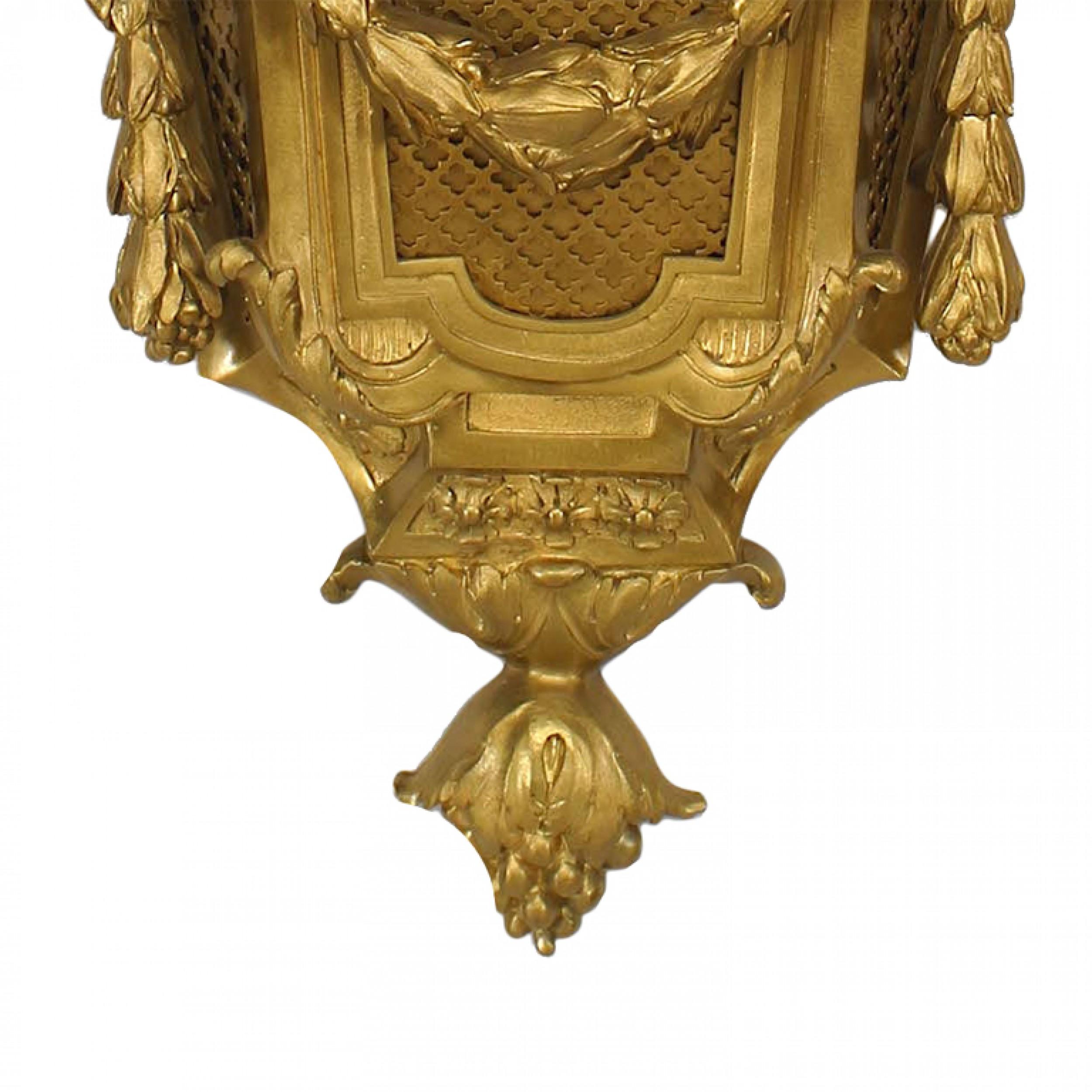 French Louis XVI Style Bronze Barometer In Good Condition For Sale In Queens, NY
