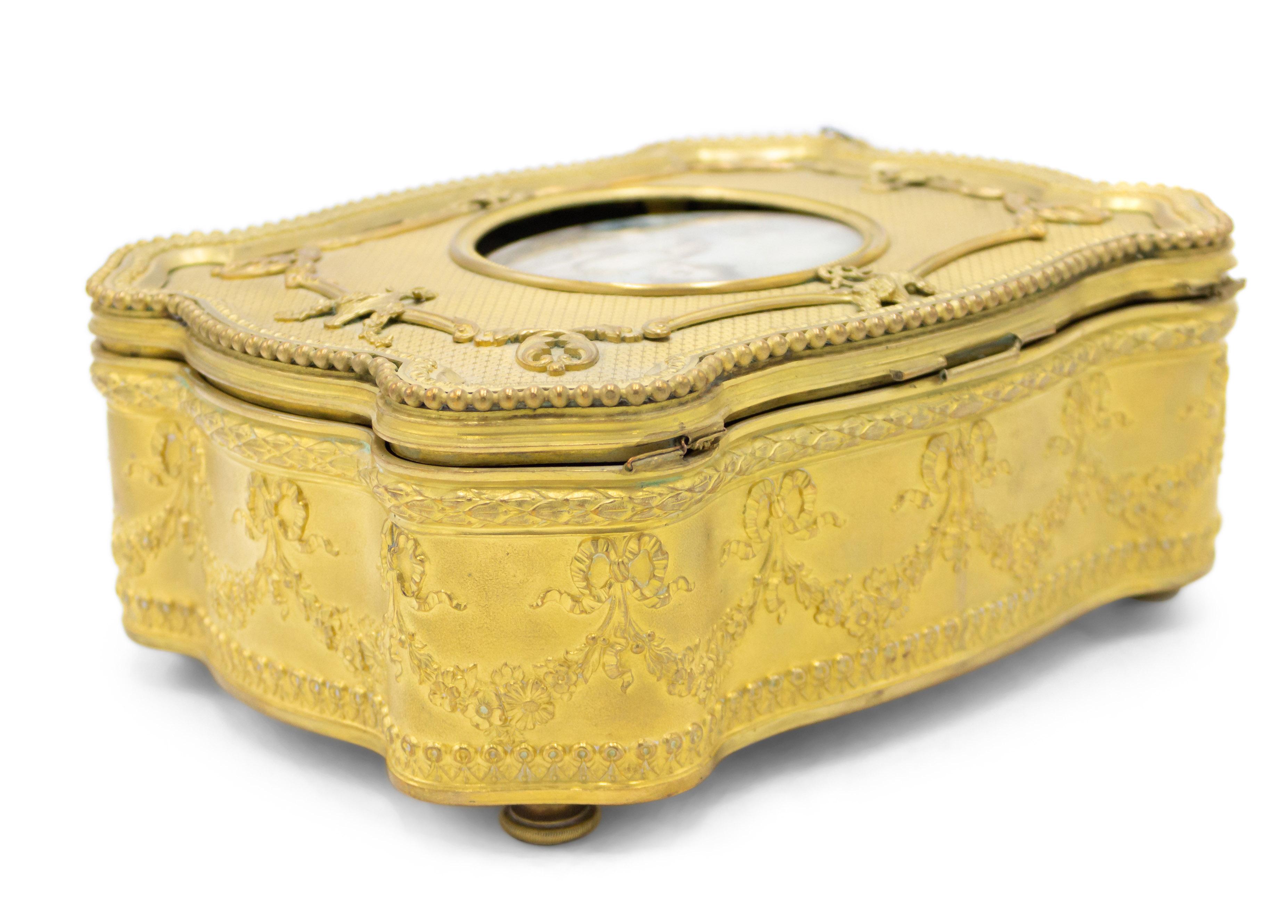 French Louis XVI Style Bronze Dore Box For Sale 1