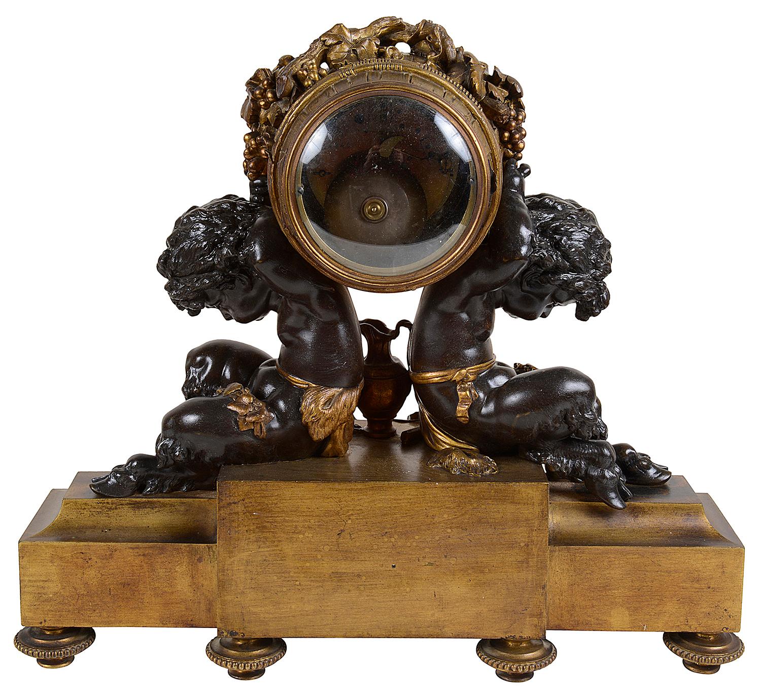 Horloge de cheminée en bronze de style Louis XVI en vente 2