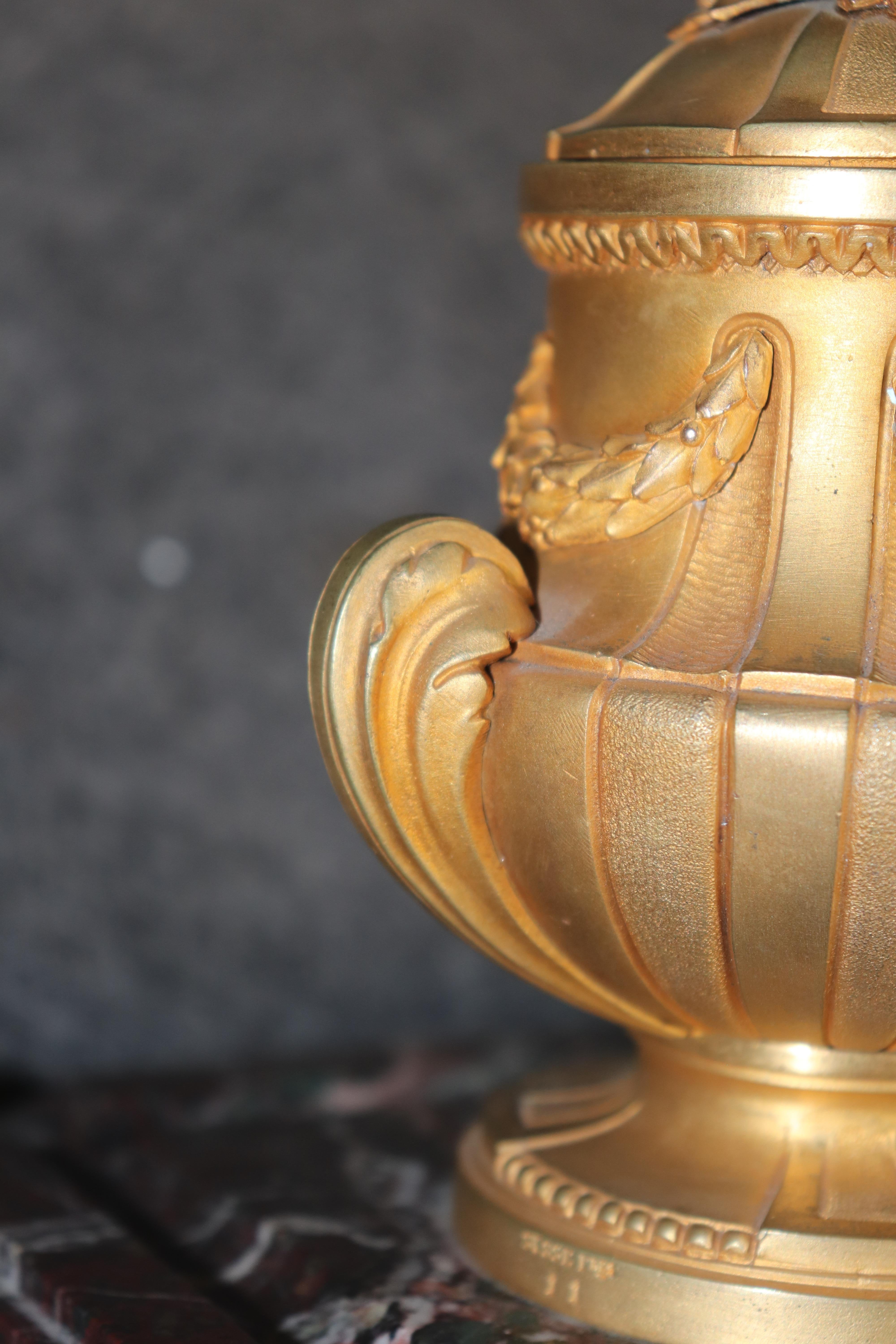 Encrier en bronze doré et marbre rouge de style Louis XVI par Susse Frères en vente 4