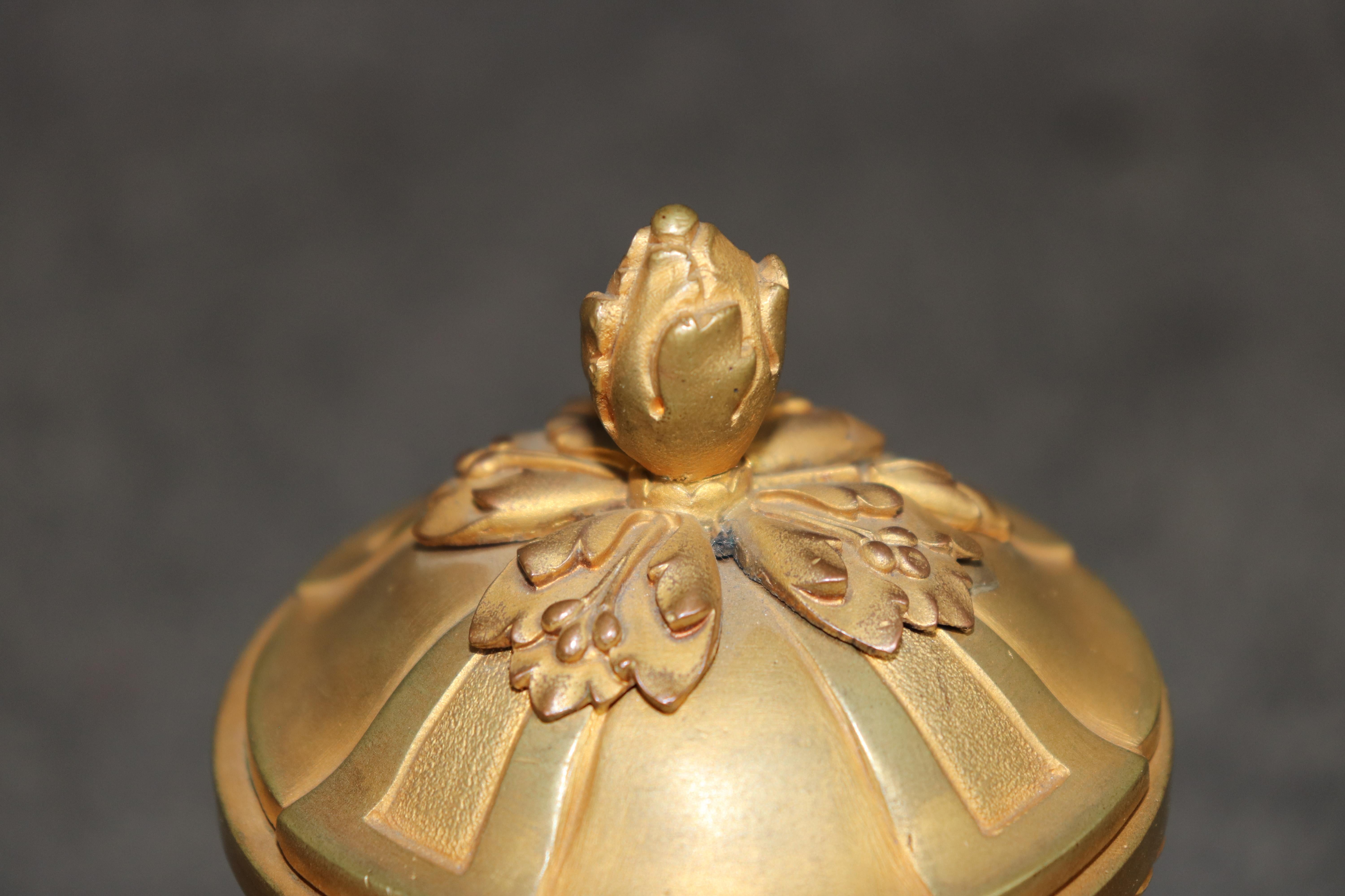 Encrier en bronze doré et marbre rouge de style Louis XVI par Susse Frères en vente 2