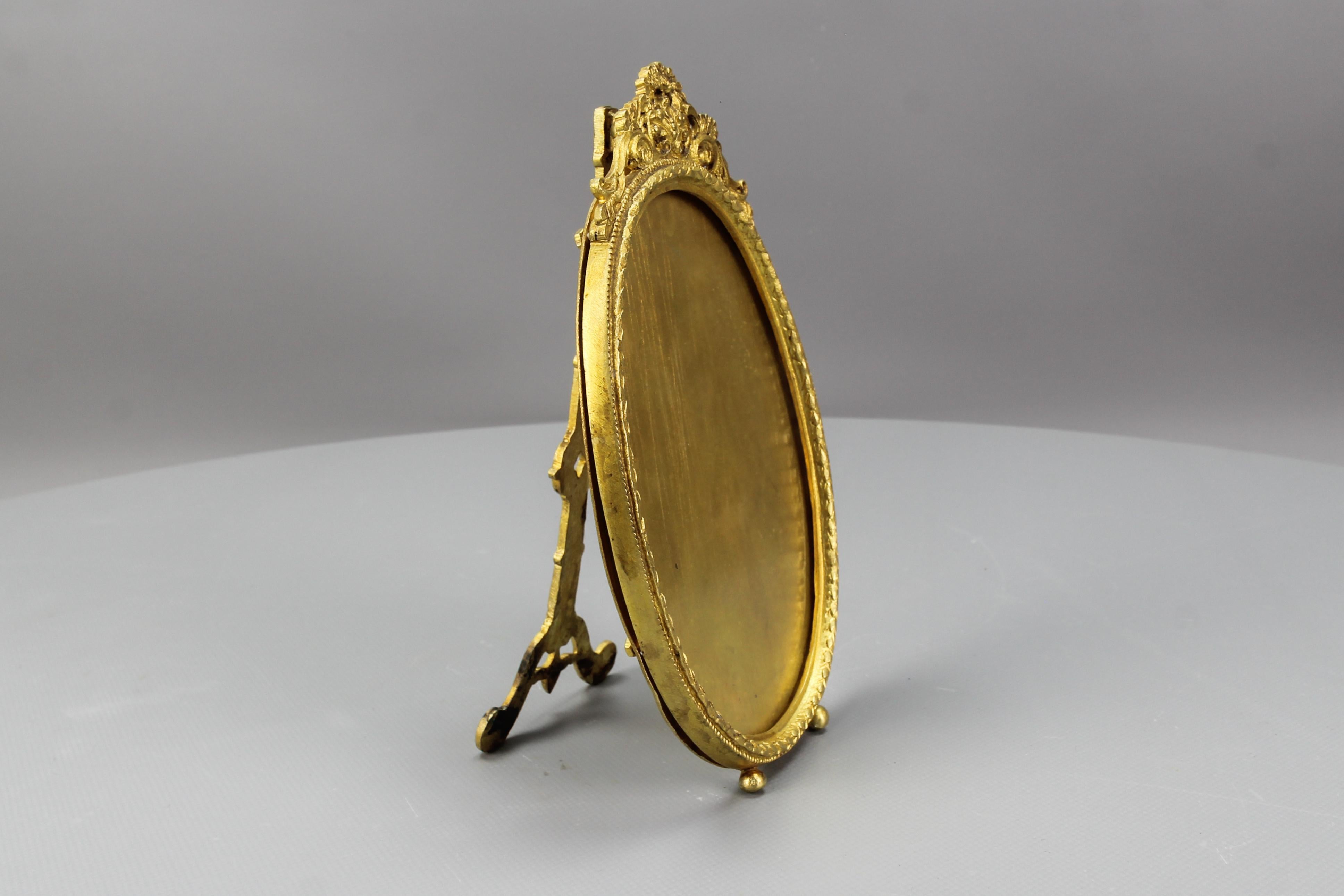 French Louis XVI Style Bronze Oval Desktop Picture Frame, ca 1900 For Sale 2