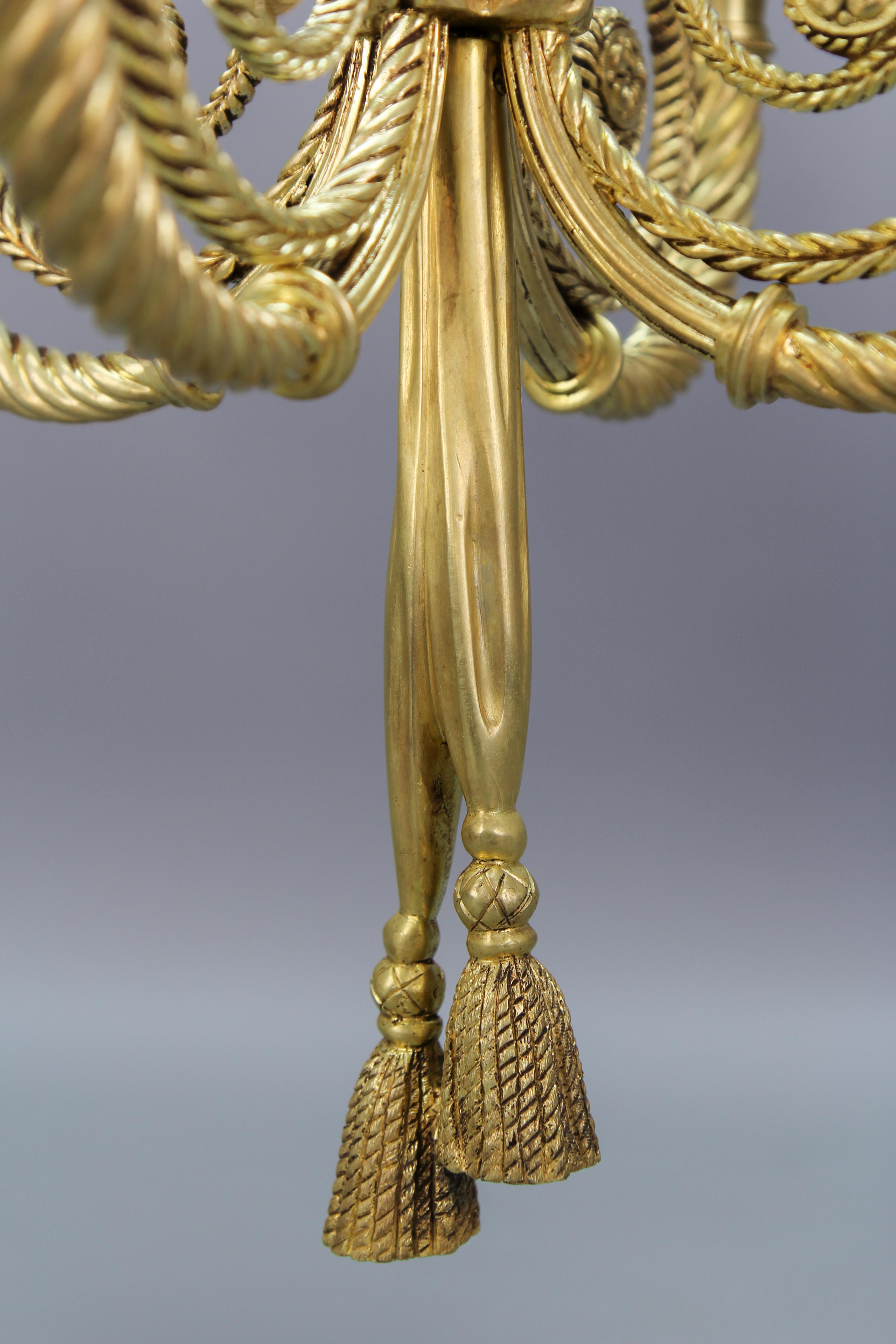 French Louis XVI Style Bronze Ribbon and Tassel Four-Light Chandelier, 1910s For Sale 5