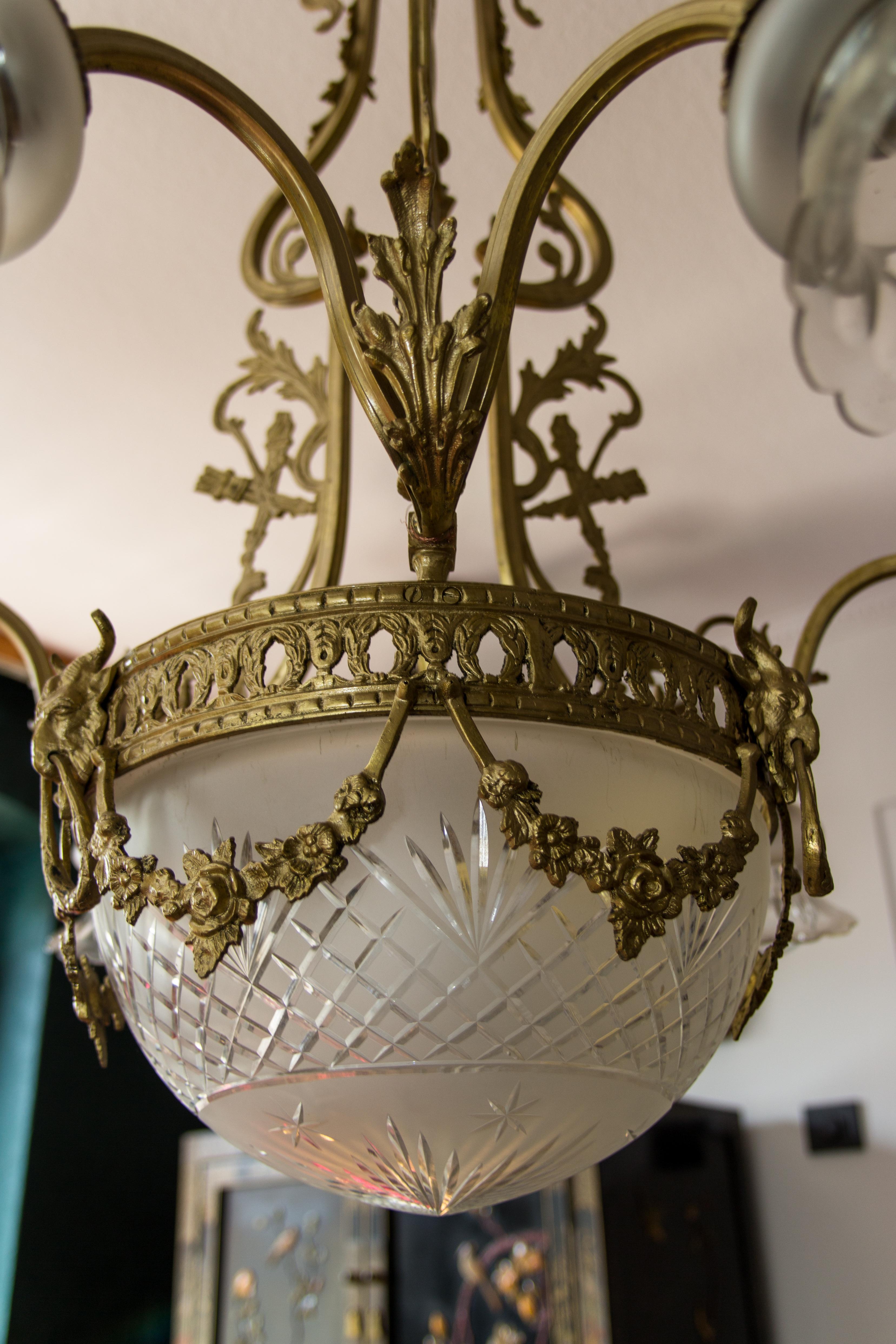 French Louis XVI Style Bronze and Glass Seven-Light Chandelier, 1920s For Sale 2