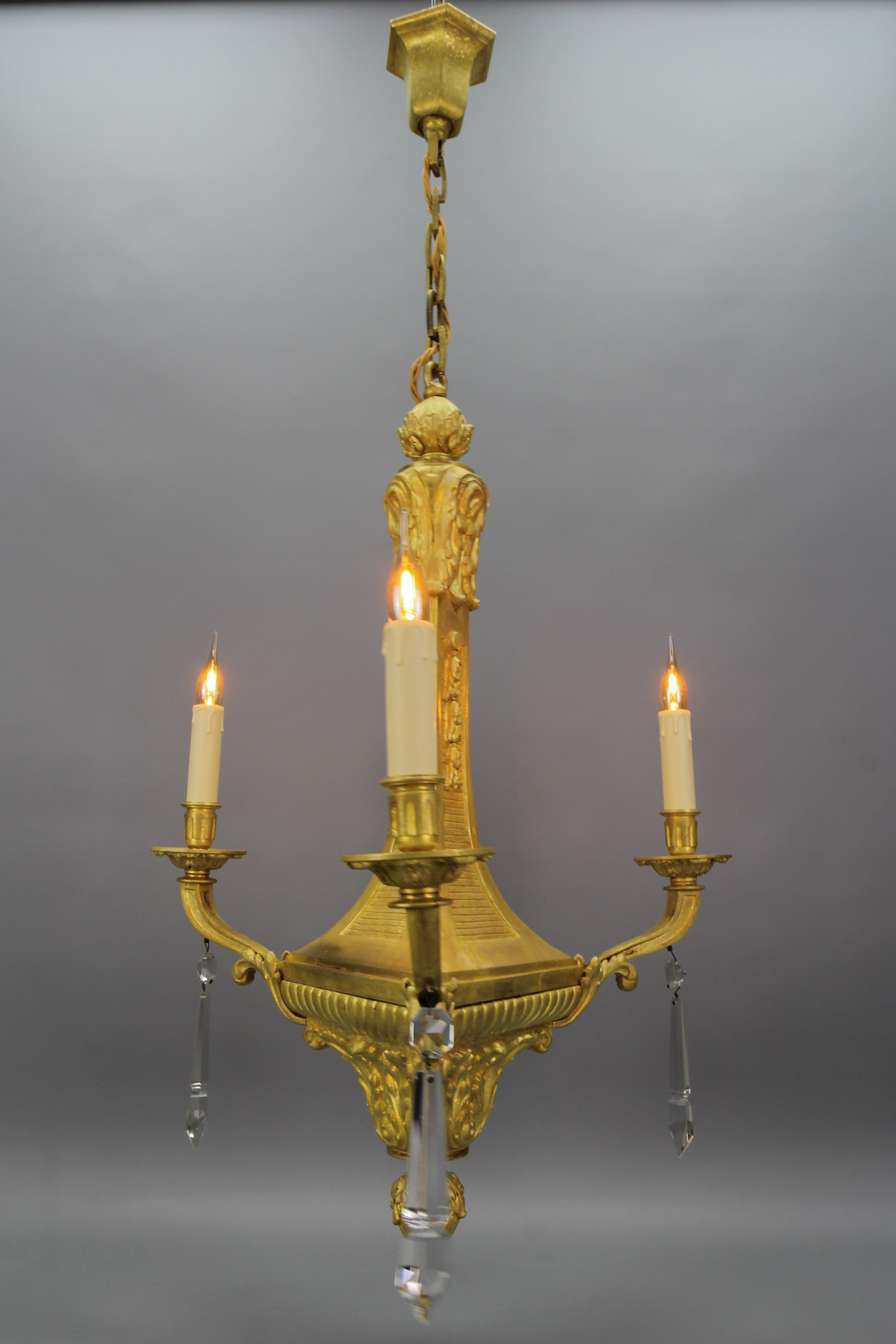 French Louis XVI Style Bronze Three-Light Chandelier, Early 20th Century In Good Condition For Sale In Barntrup, DE