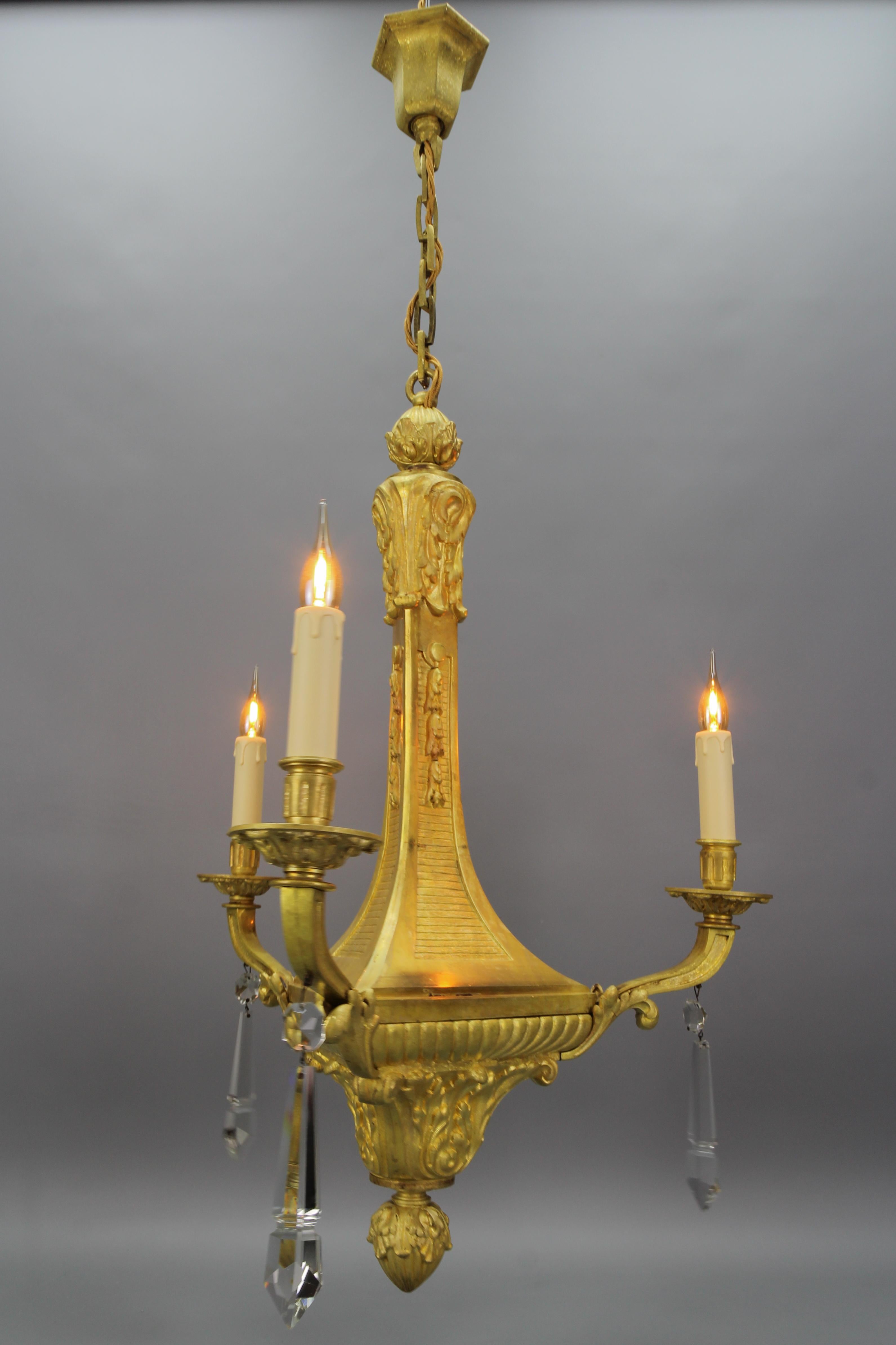 French Louis XVI Style Bronze Three-Light Chandelier, Early 20th Century For Sale 1