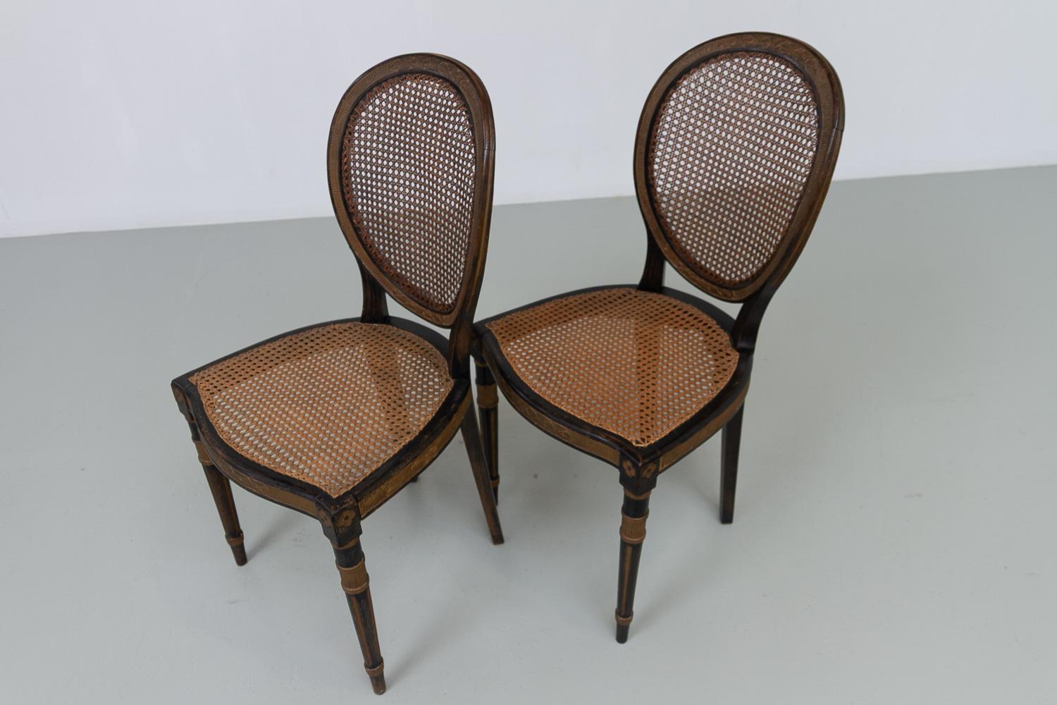 Chaises d'appoint françaises de style Louis XVI en rotin, années 1880. Ensemble de 2. en vente 9