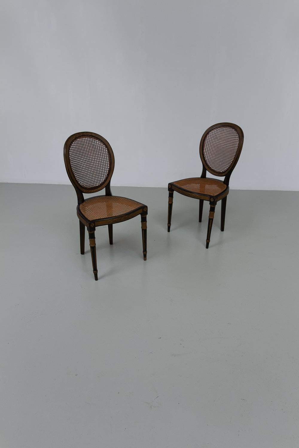 Chaises d'appoint françaises de style Louis XVI en rotin, années 1880. Ensemble de 2. en vente 10