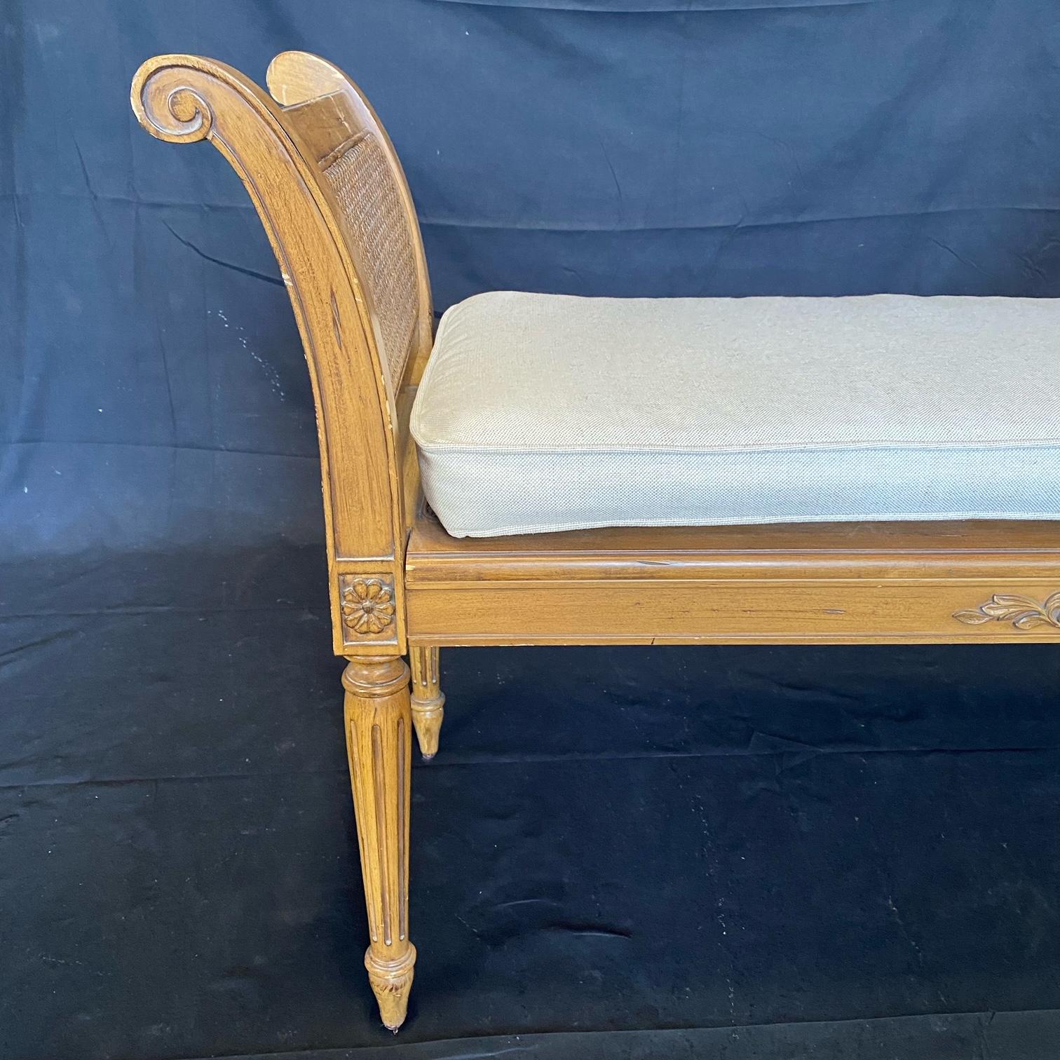 French Louis XVI Style Caned Carved Window Arm Bench with New Seat Cushion In Good Condition In Hopewell, NJ