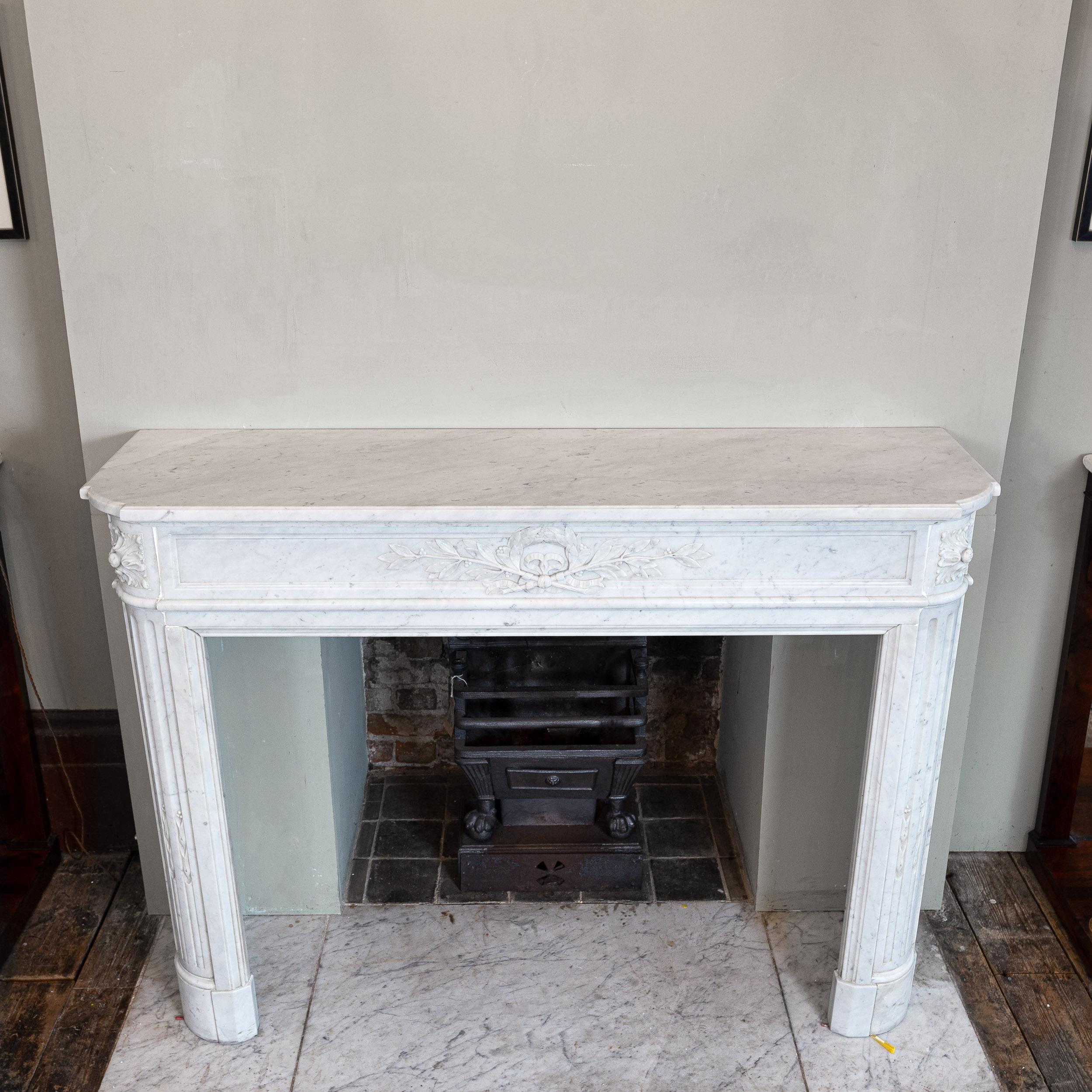 French Louis XVI style Carrara Marble Chimneypiece For Sale 10