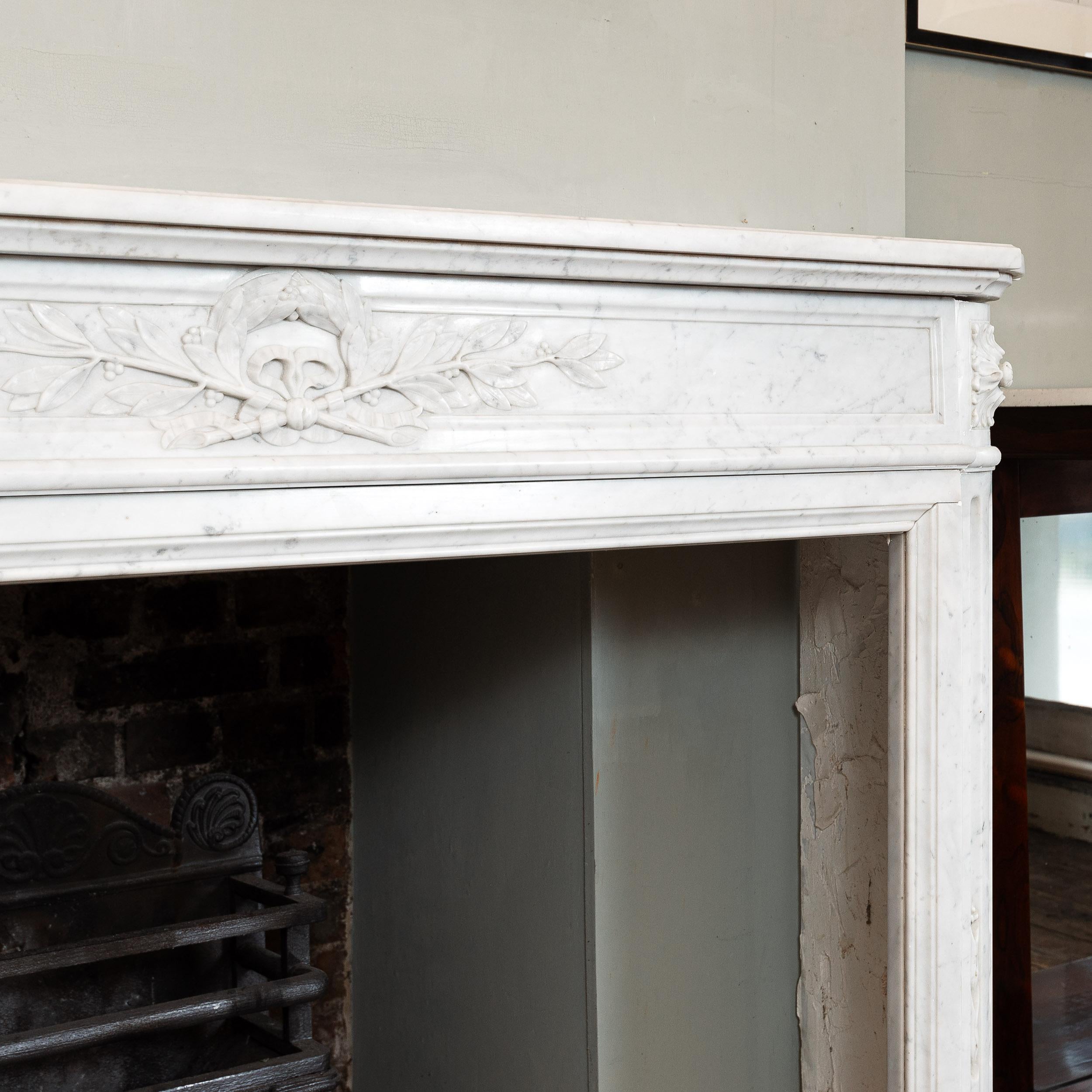 French Louis XVI style Carrara Marble Chimneypiece For Sale 4